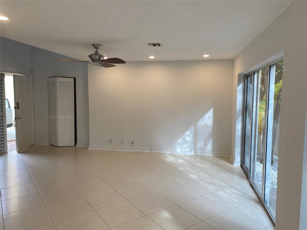 101 Se 15th Avenue E Property Photo 9