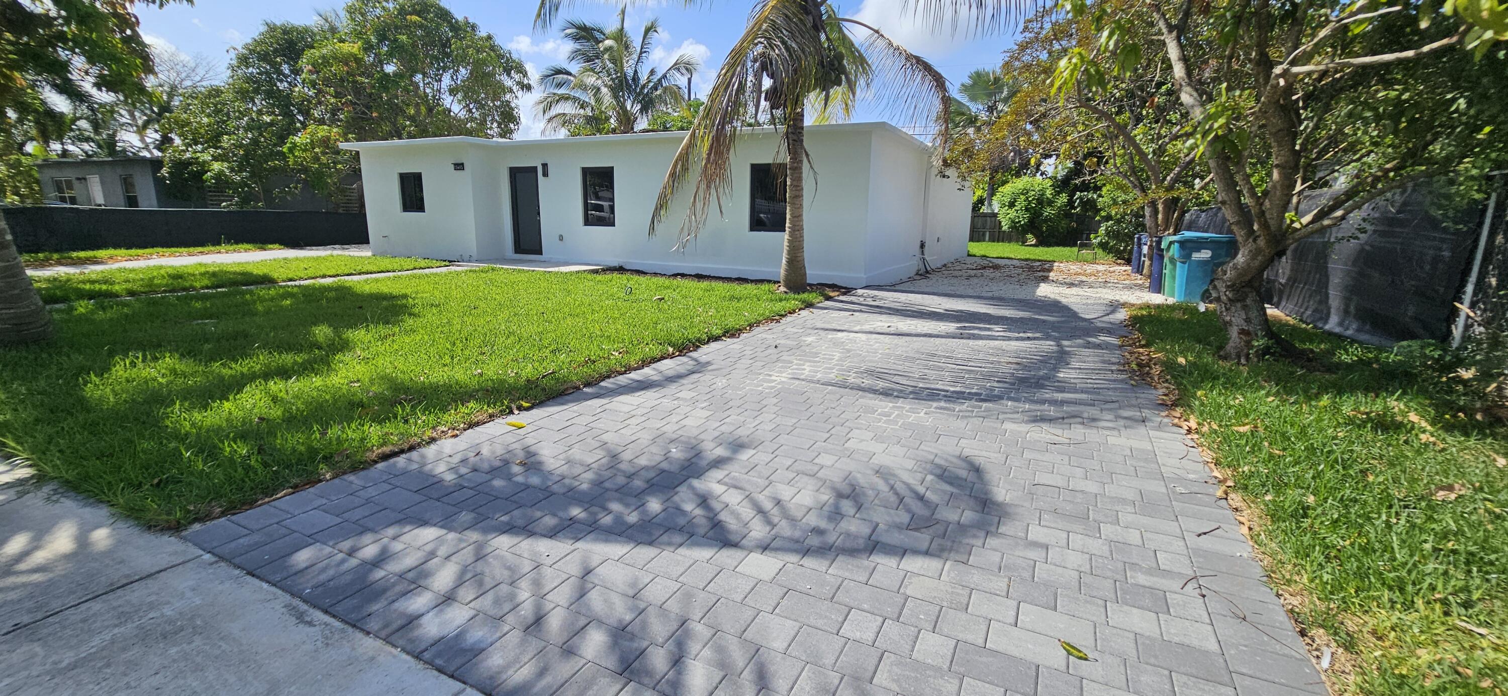 15495 Harrison Drive Property Photo 3