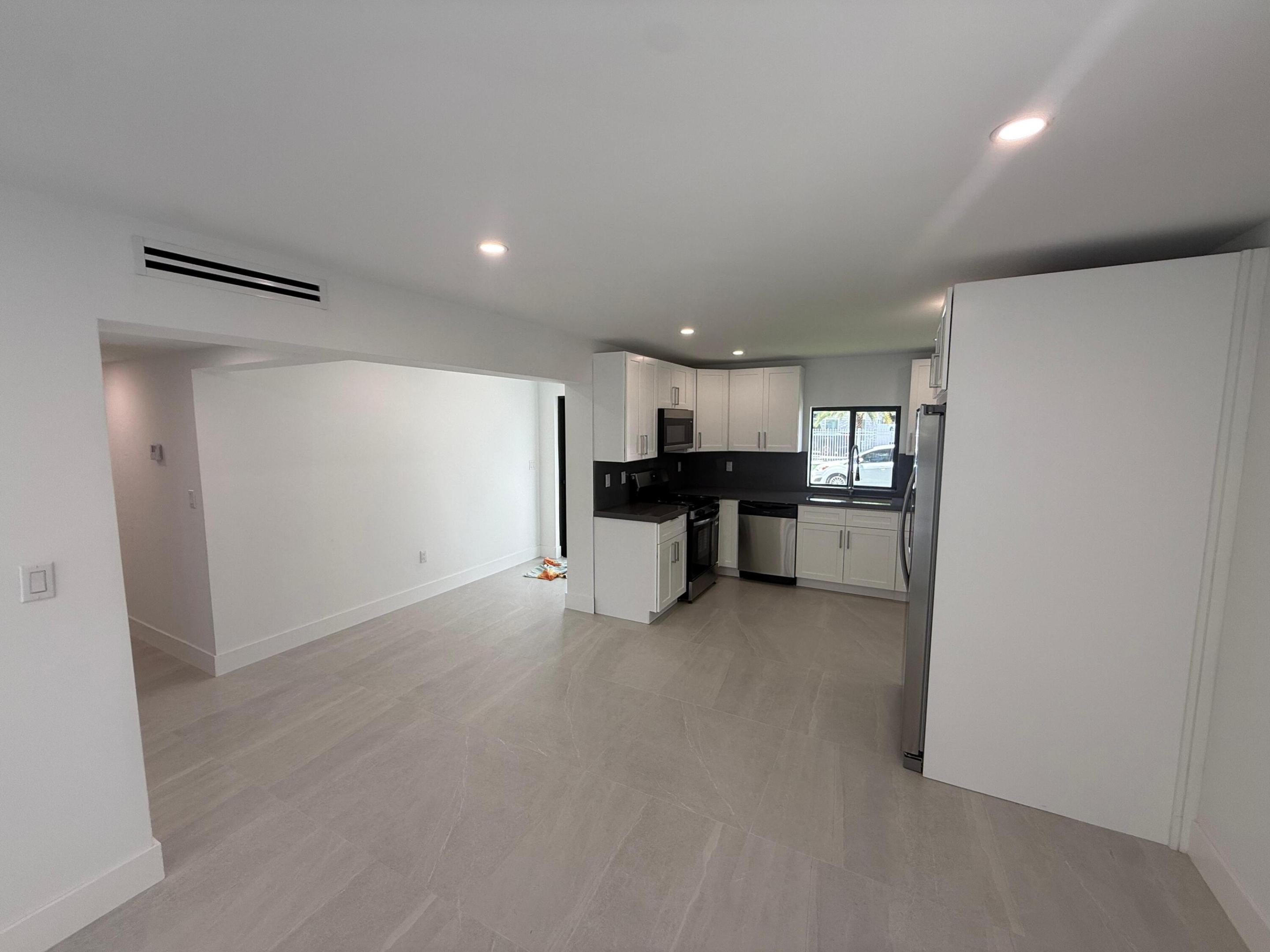 15495 Harrison Drive Property Photo 4