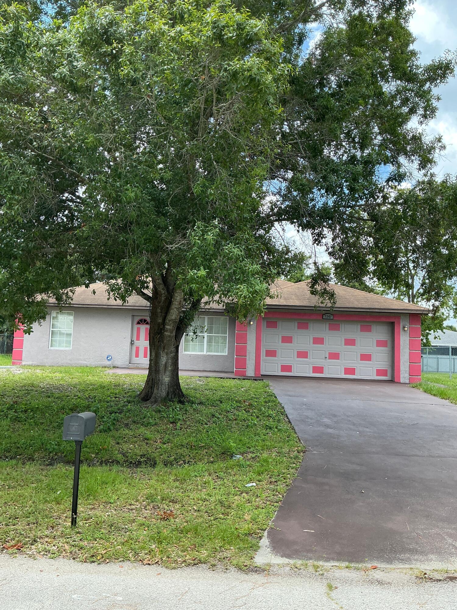 2242 SE Master Avenue Property Photo 1