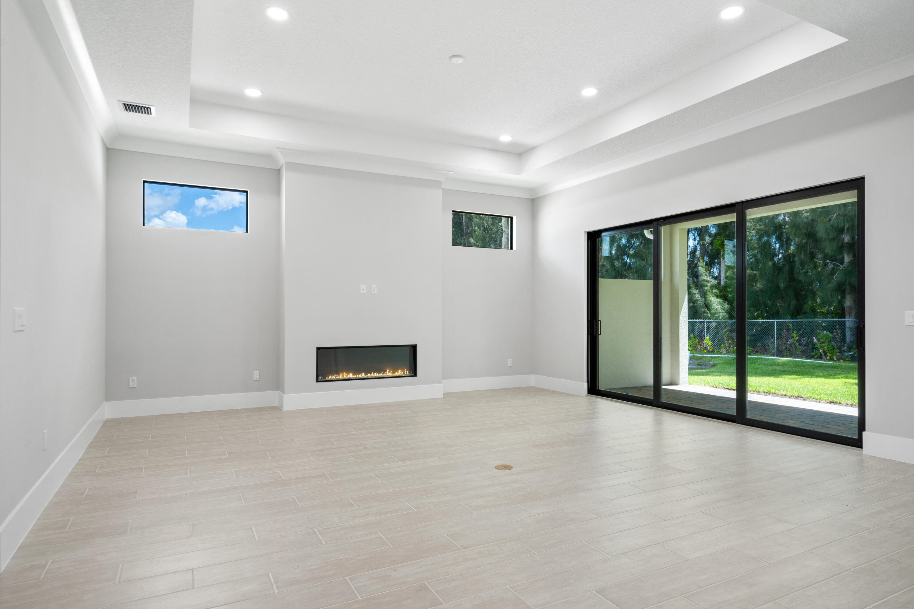 692 Ravens Landing Drive Property Photo 3