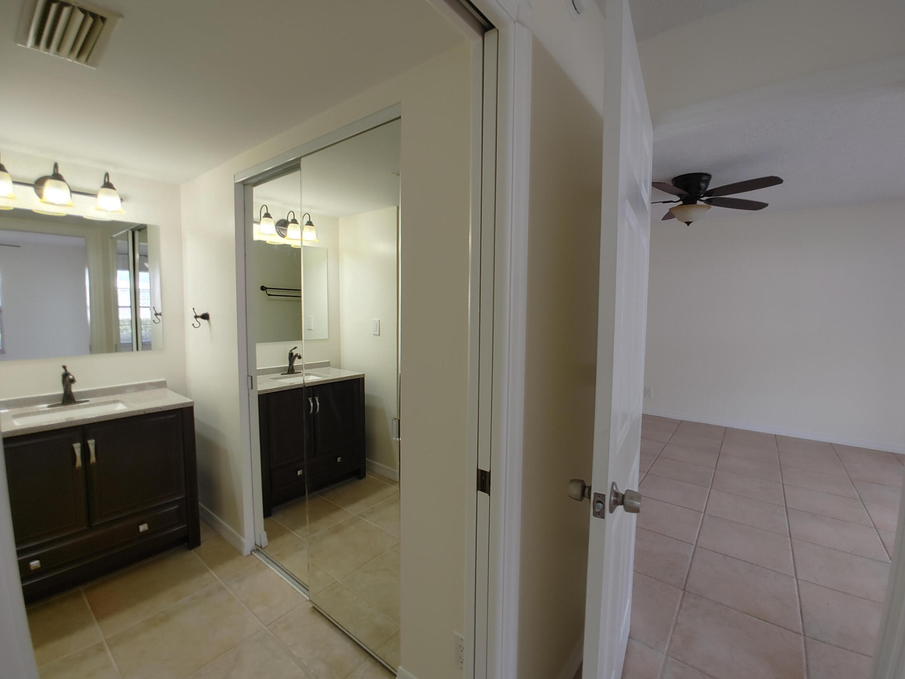 801 Se Central Parkway 7 Property Photo 11