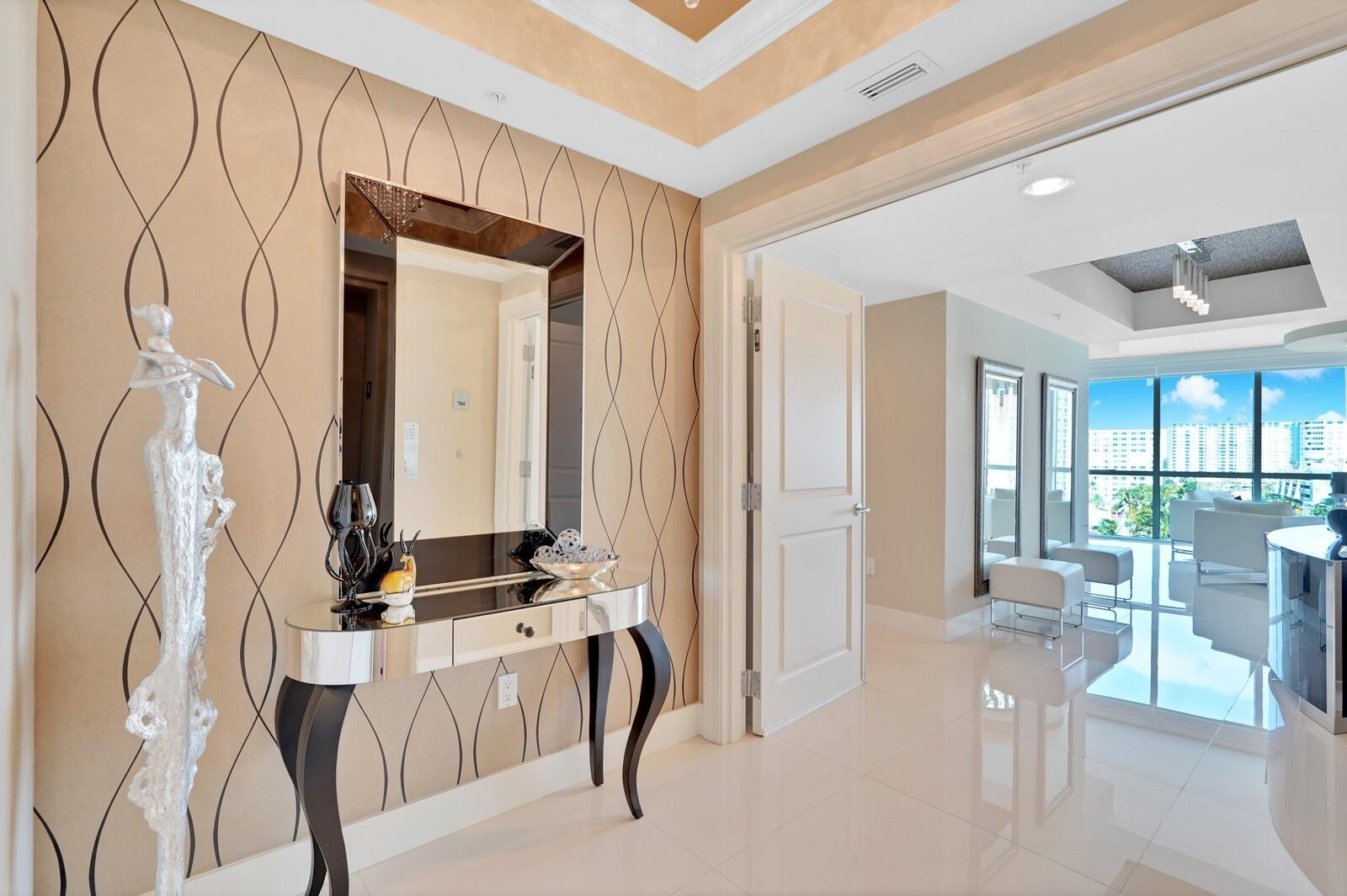 1 N Ocean Boulevard 607 Property Photo 4