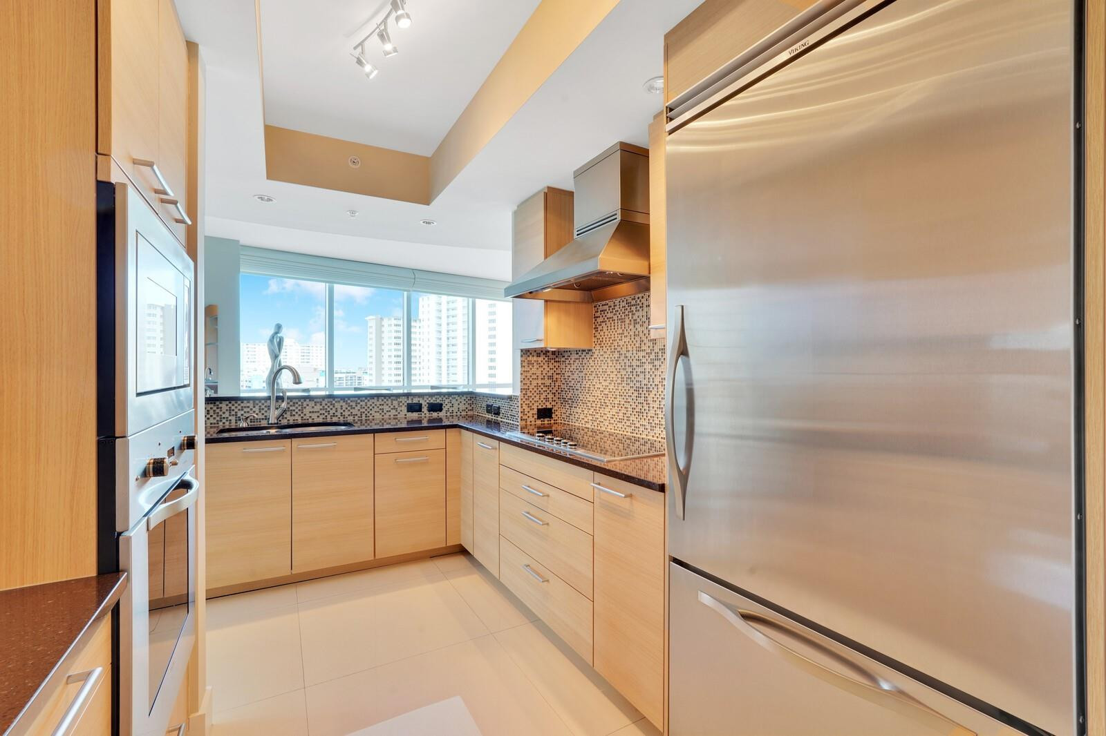 1 N Ocean Boulevard 607 Property Photo 19
