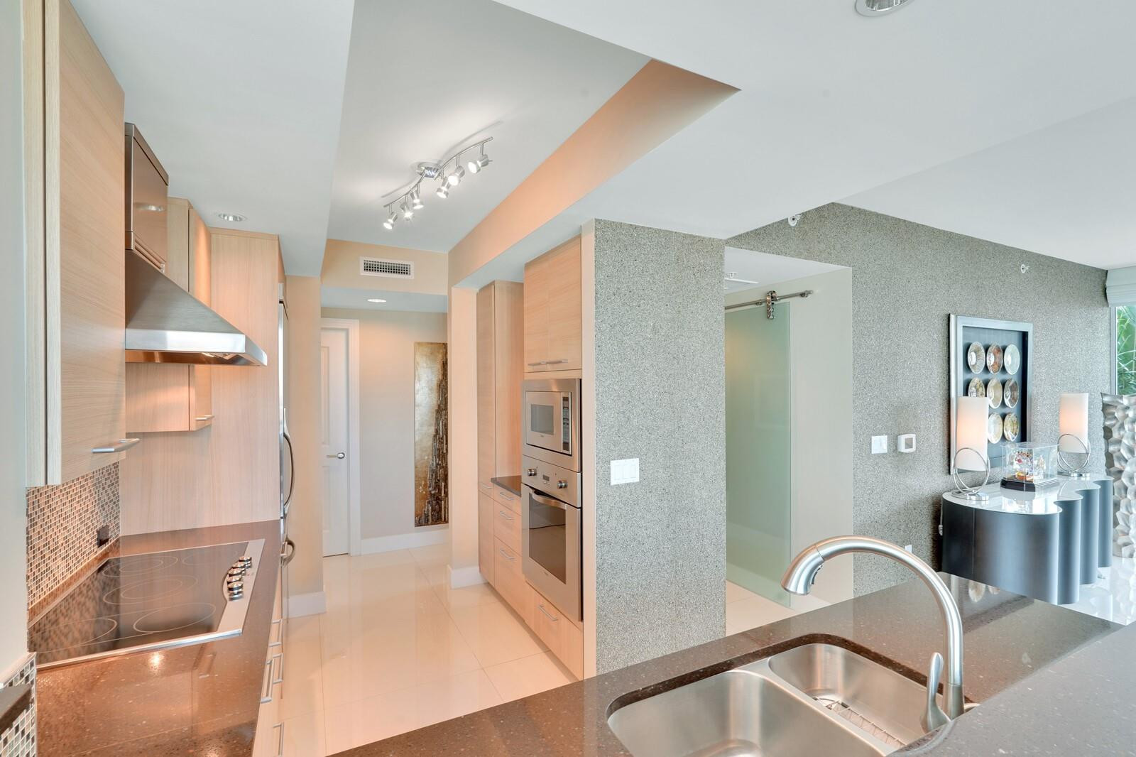 1 N Ocean Boulevard 607 Property Photo 23