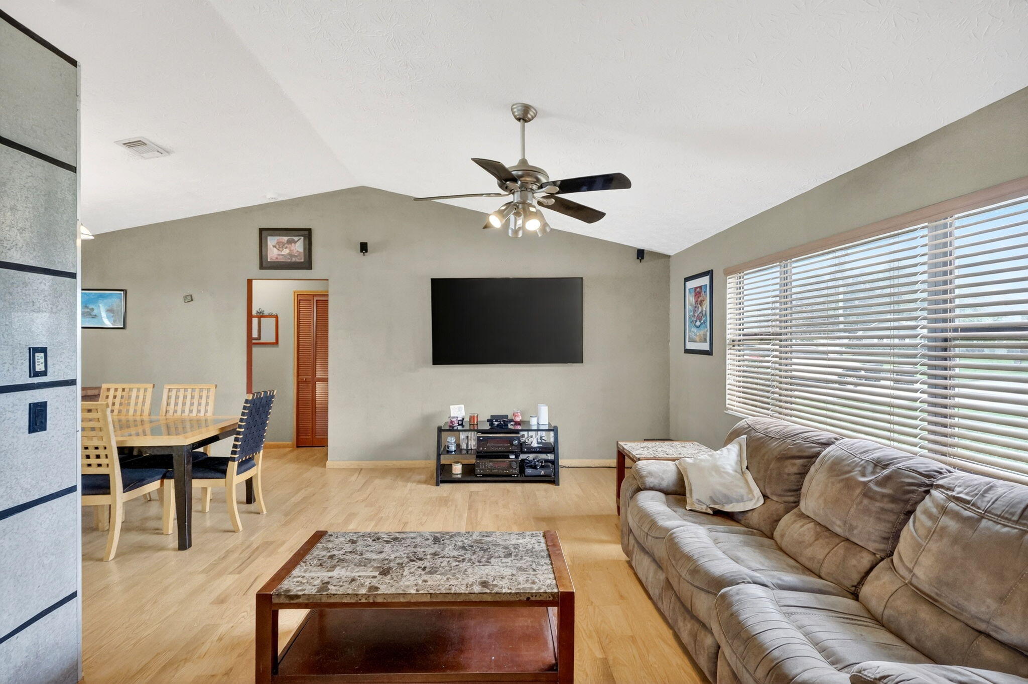 641 Se Streamlet Avenue Property Photo 17