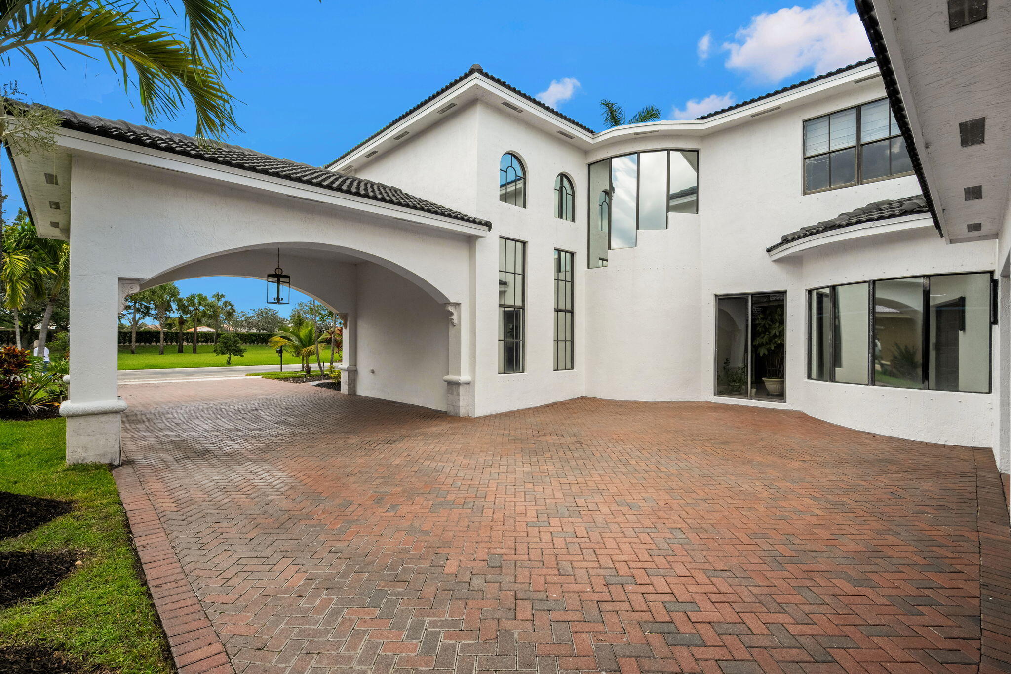 18684 Sw 17th Court Property Photo 8