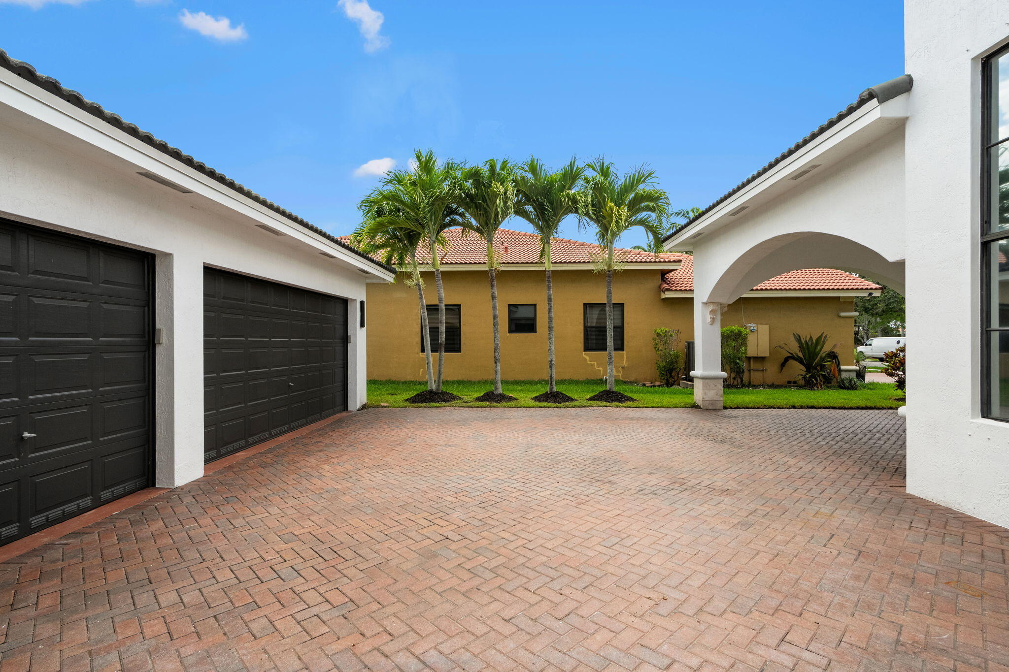 18684 Sw 17th Court Property Photo 10