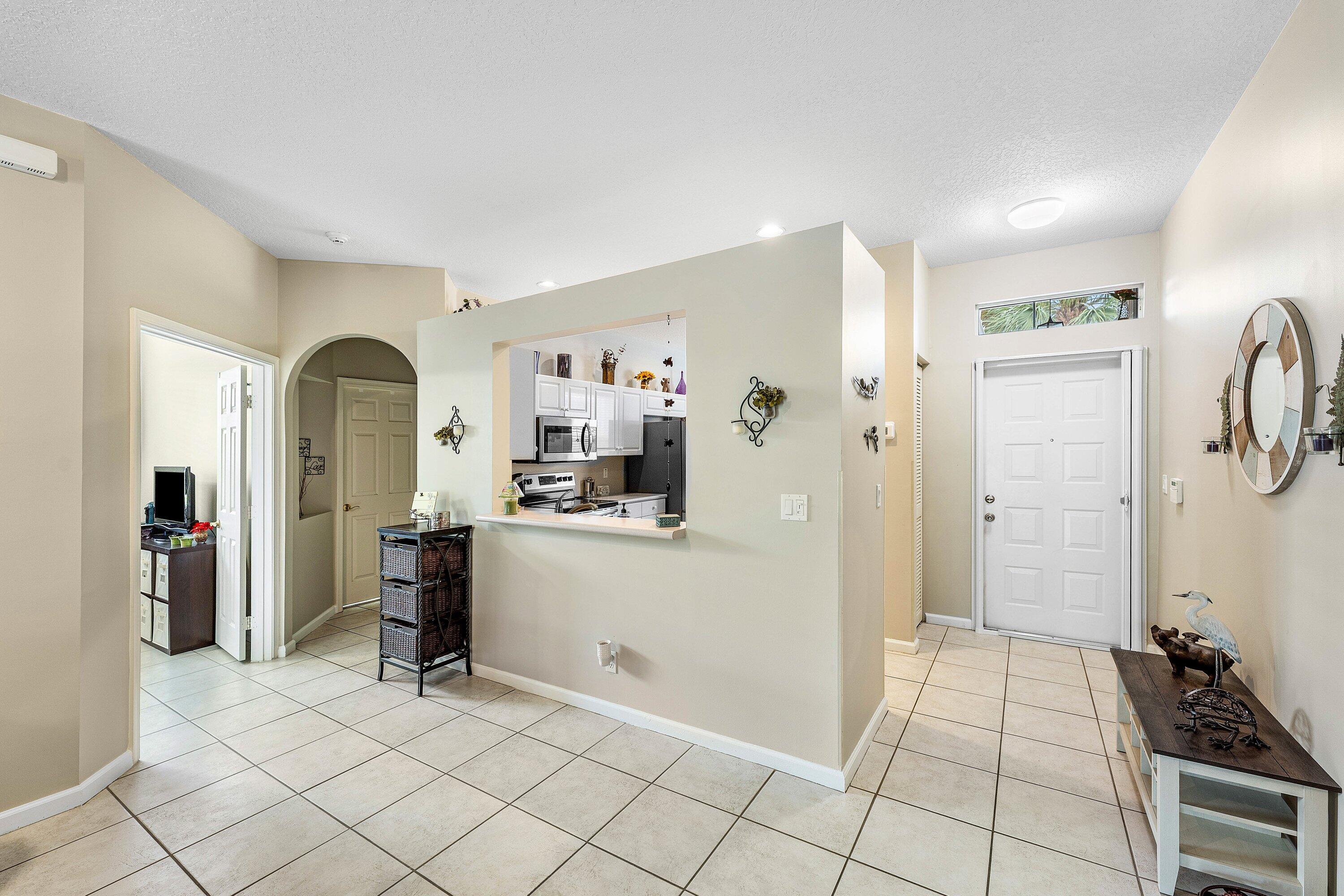 10760 Royal Caribbean Circle Property Photo 4