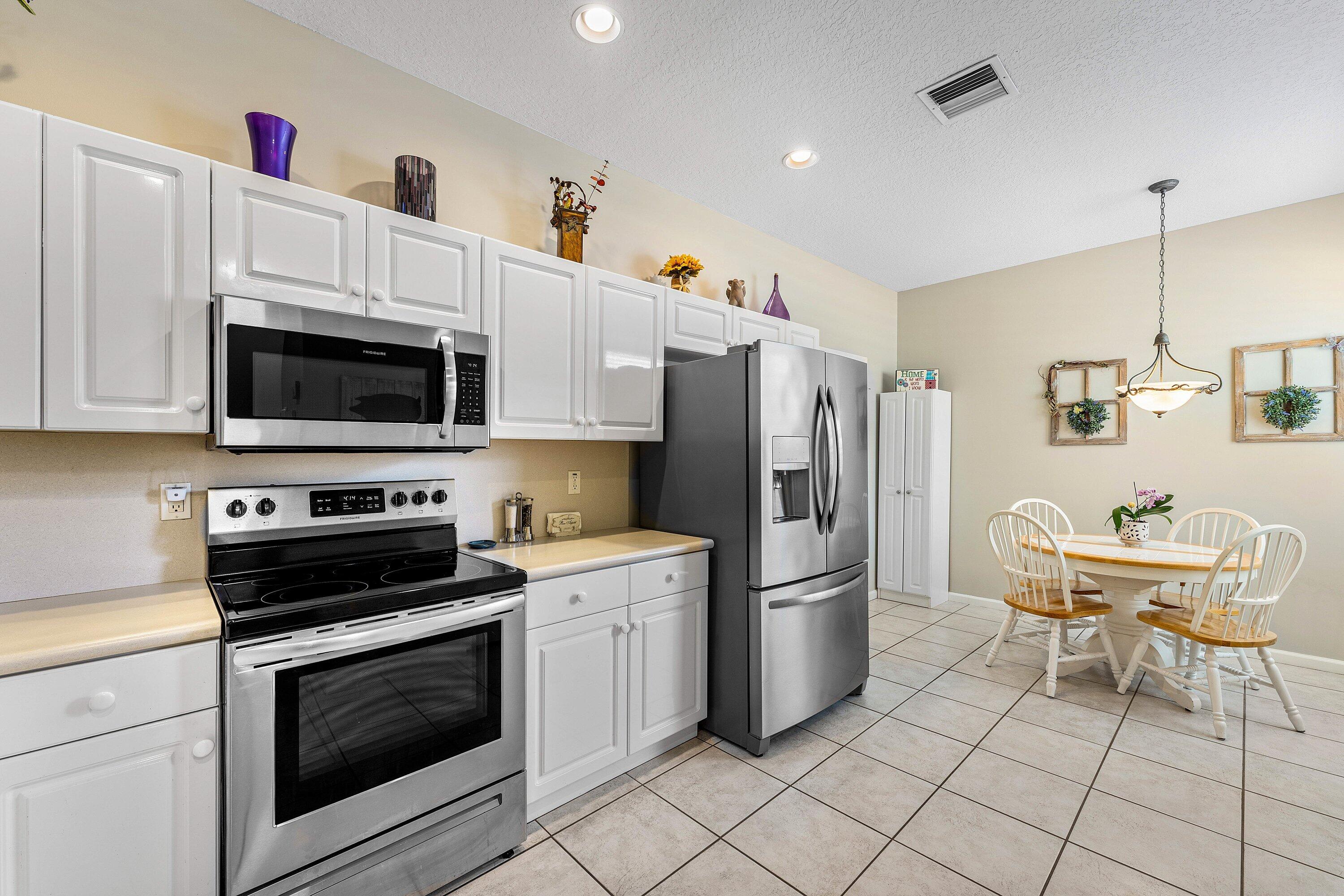 10760 Royal Caribbean Circle Property Photo 6