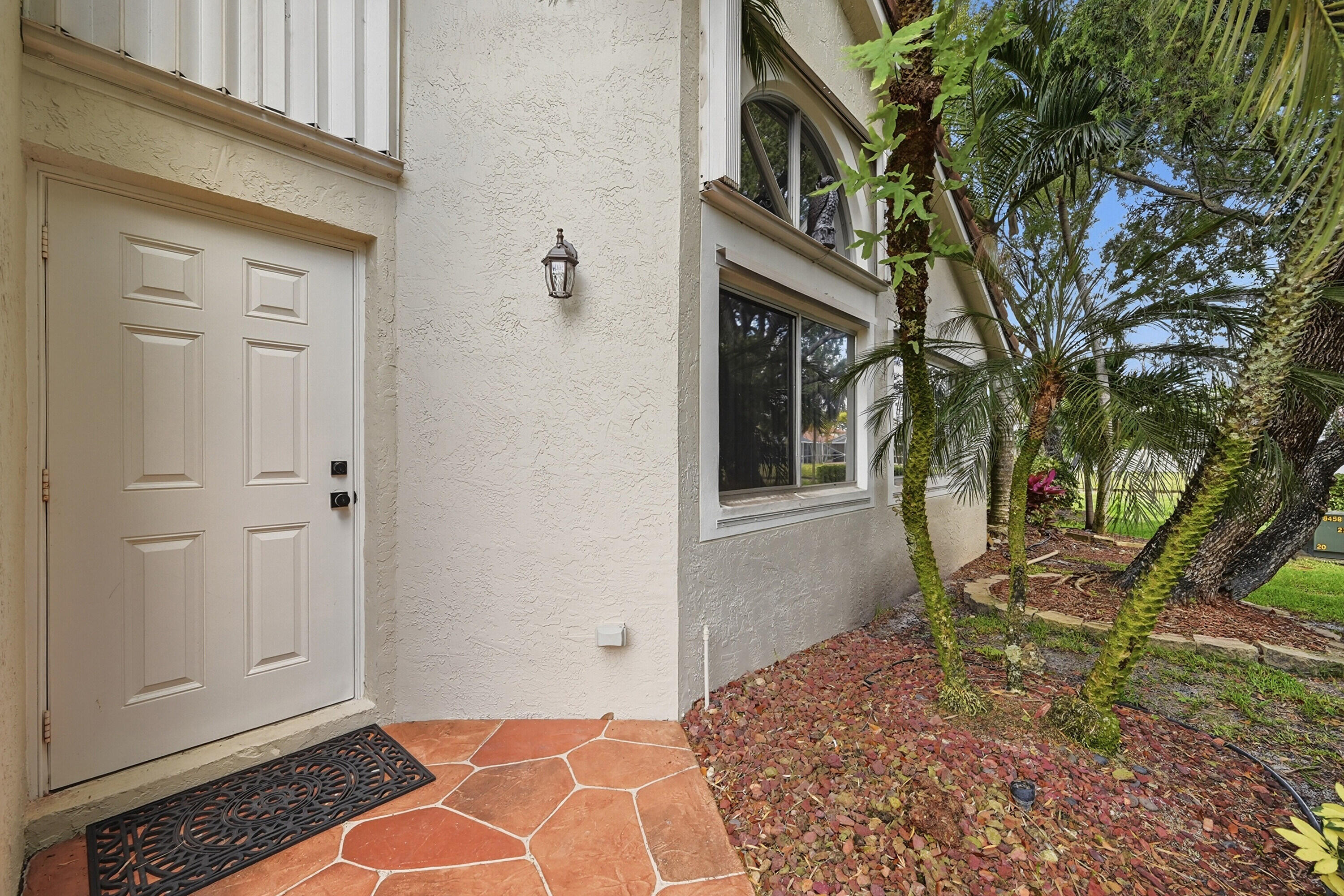 7618 S Pinewalk Dr S 132 Property Photo 4