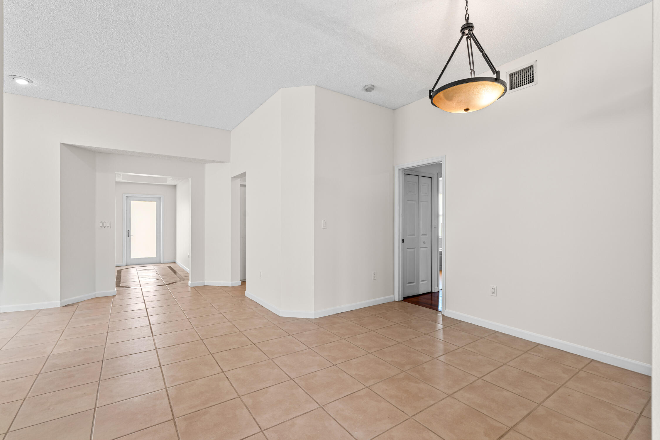 376 E Royal Cove Circle Property Photo 4