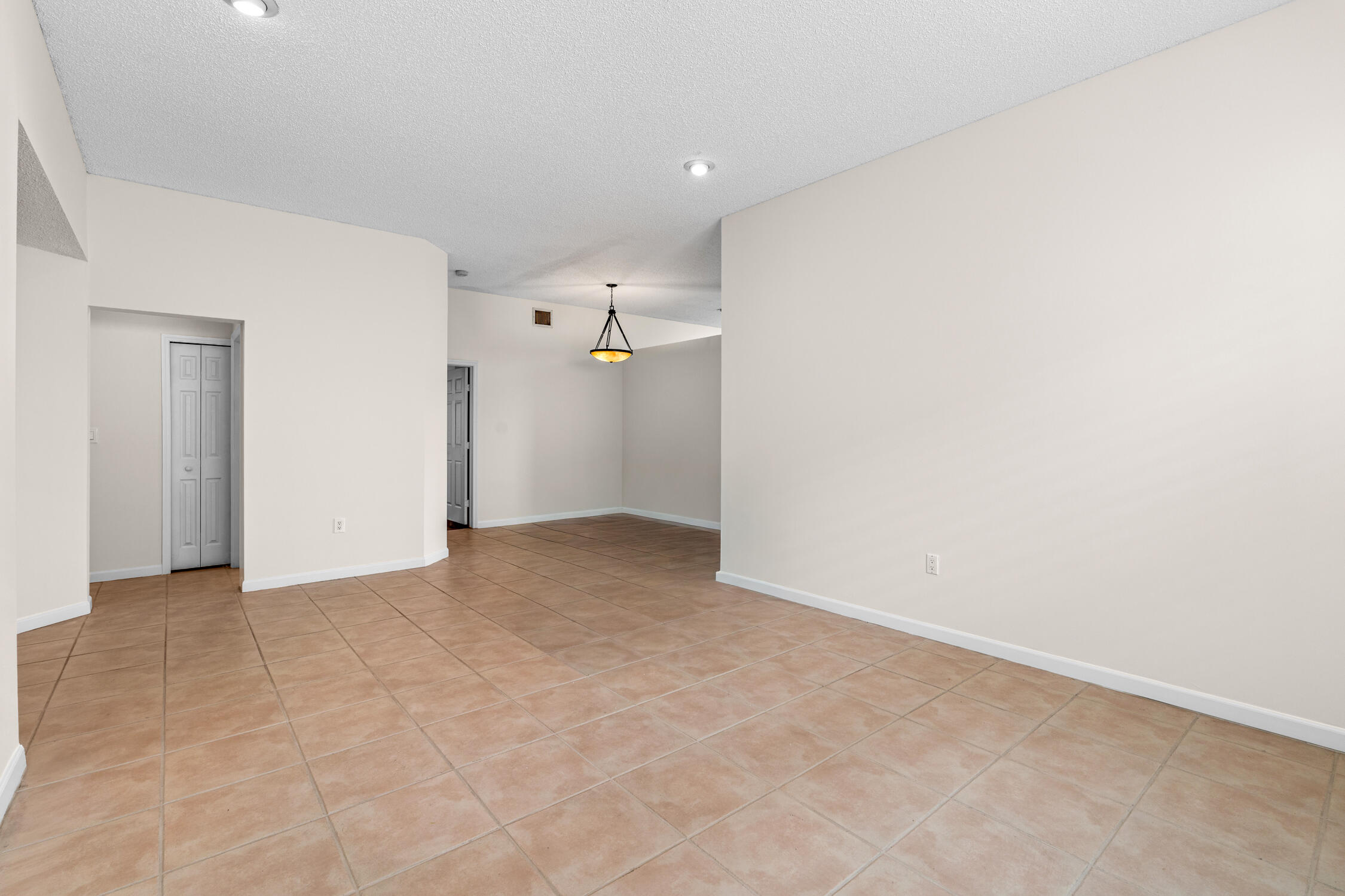 376 E Royal Cove Circle Property Photo 5