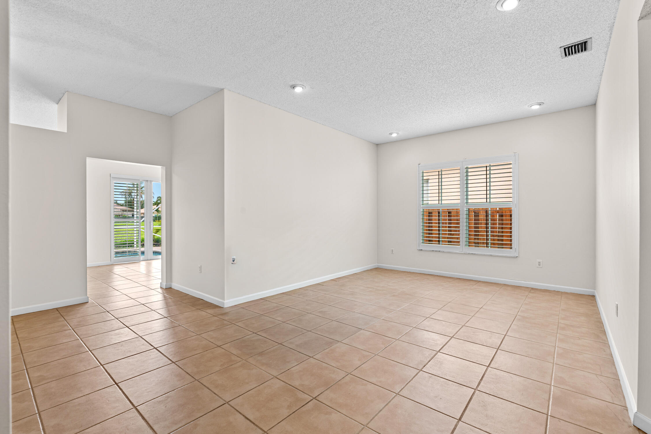 376 E Royal Cove Circle Property Photo 6