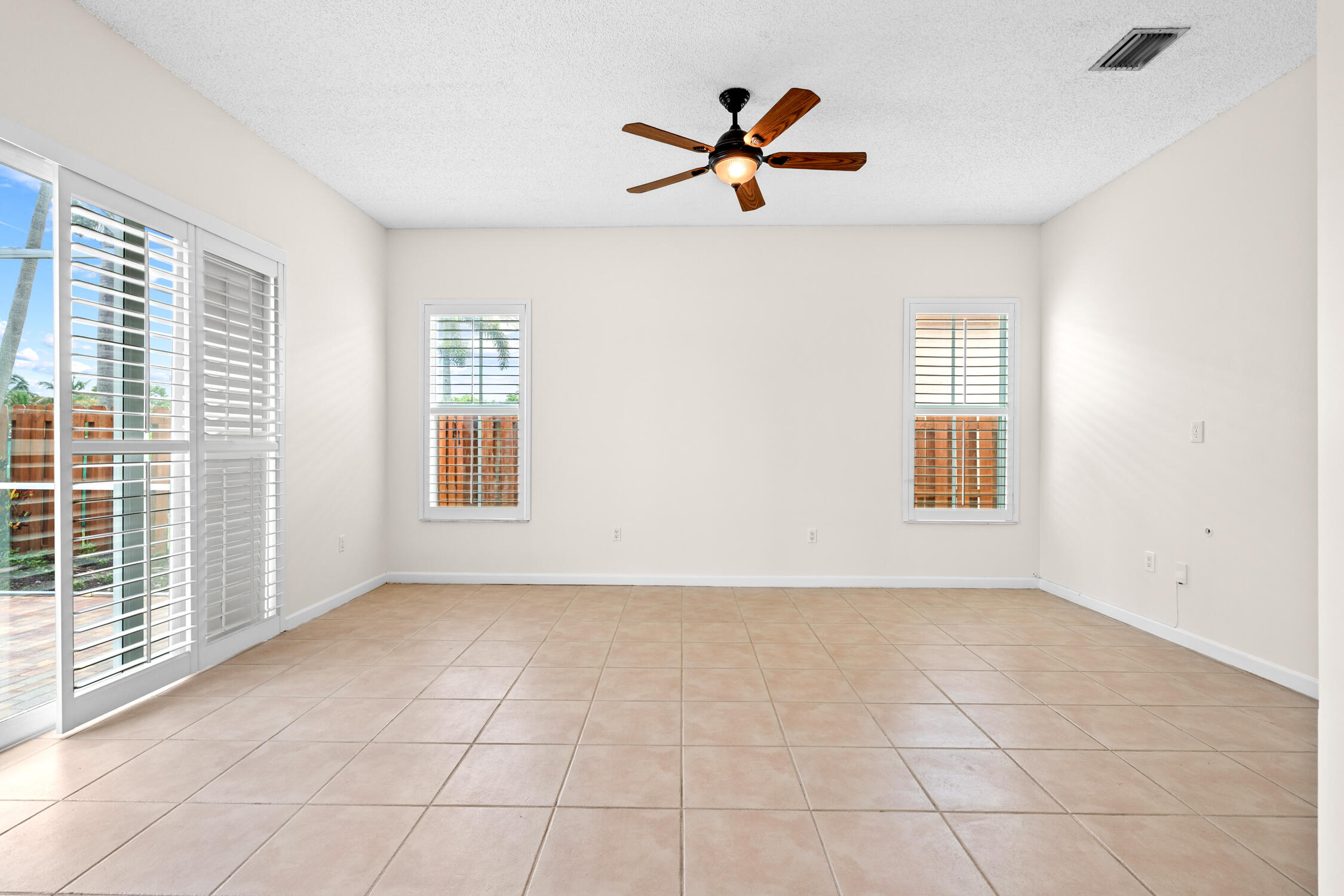 376 E Royal Cove Circle Property Photo 13