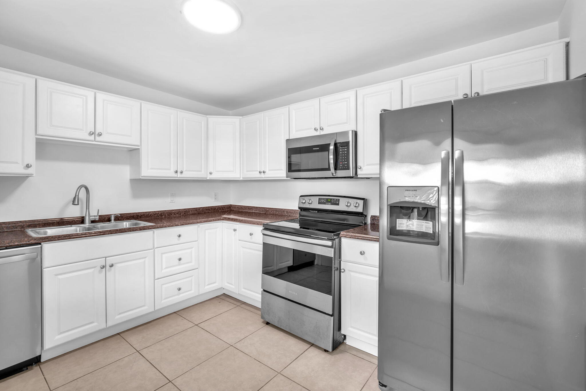 8900 W Sample Road 204 Property Photo 2