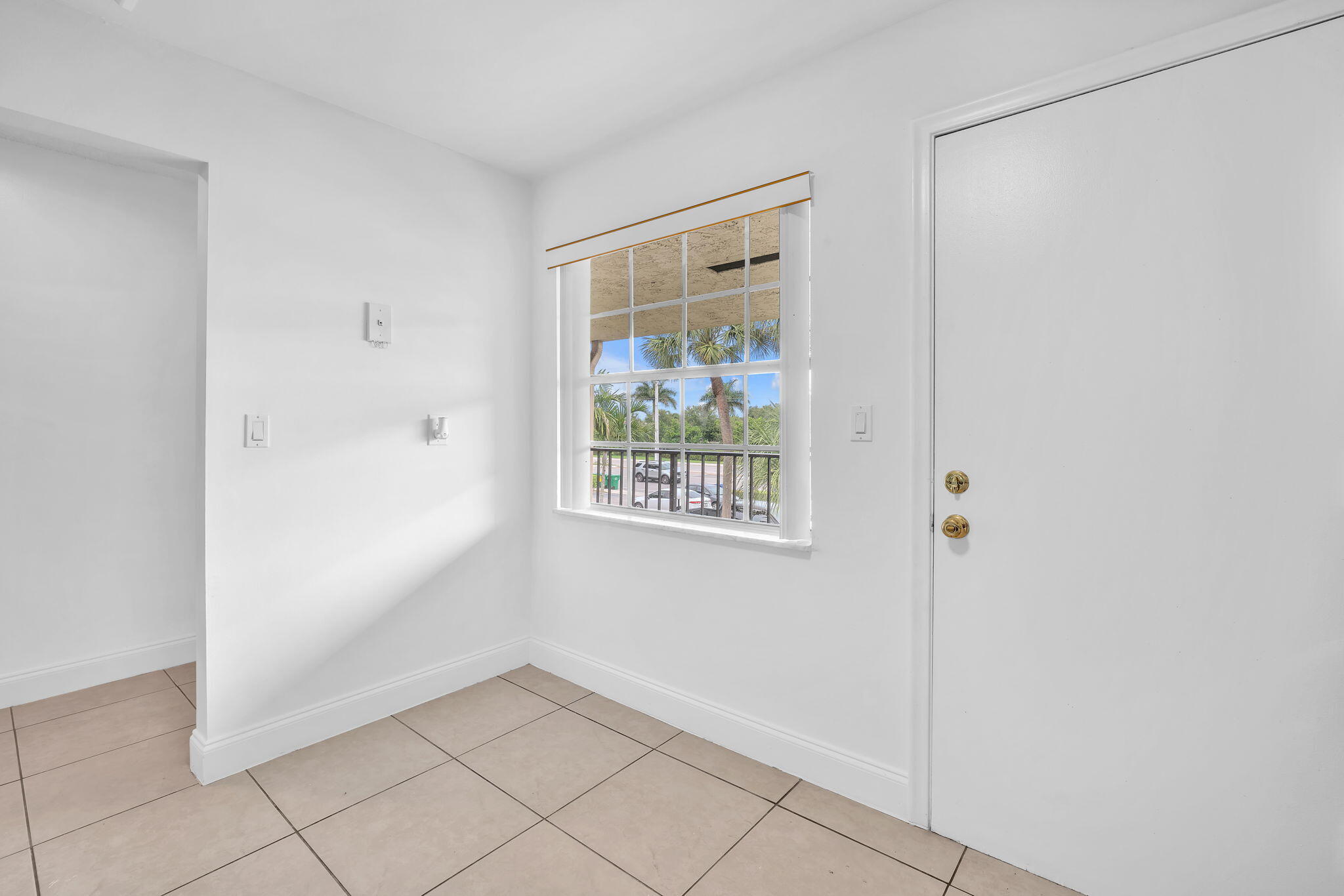 8900 W Sample Road 204 Property Photo 6