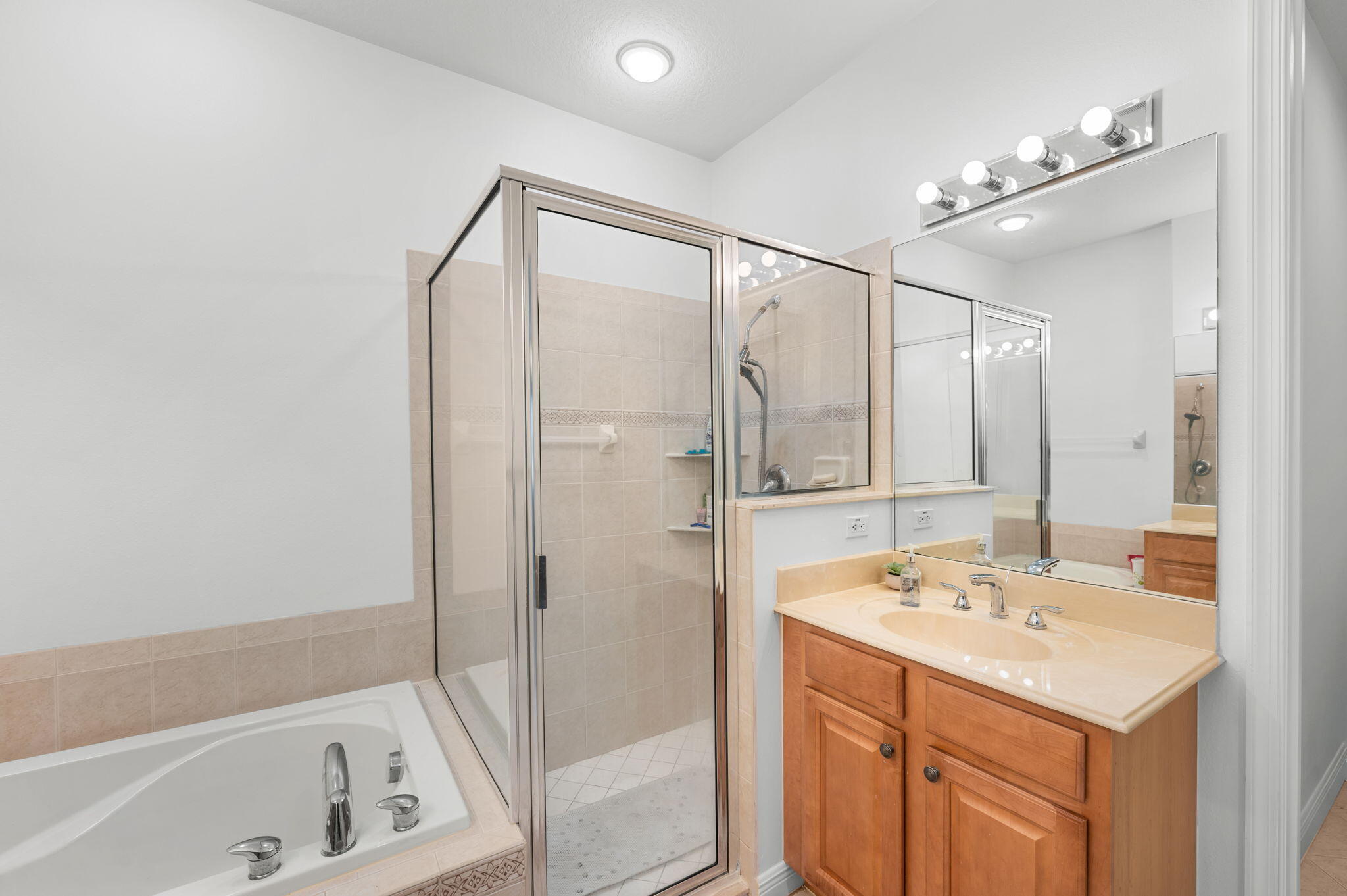 7327 Sea Pines Court Property Photo 18