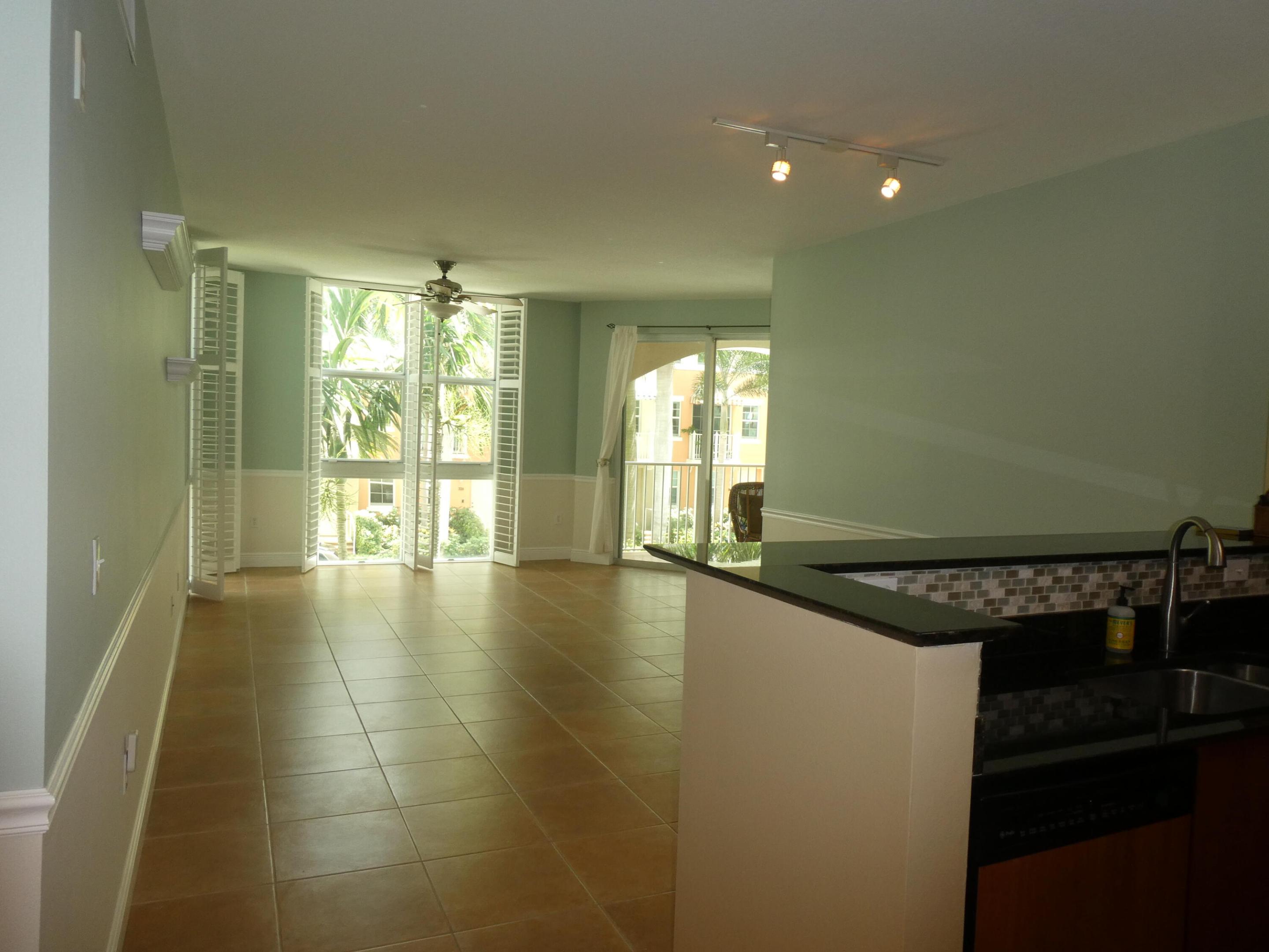 804 E Windward Way 211 Property Photo 2