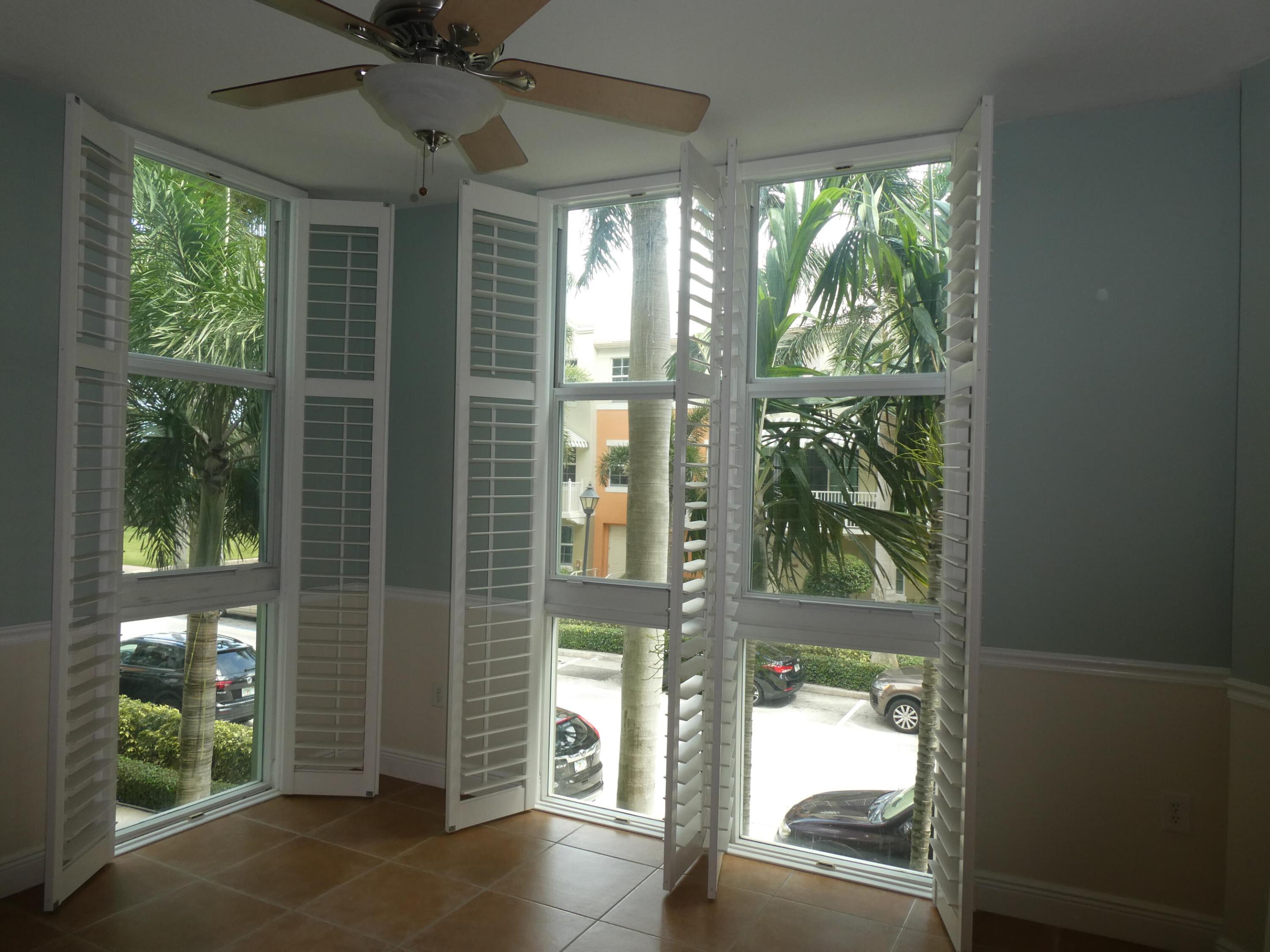 804 E Windward Way 211 Property Photo 3