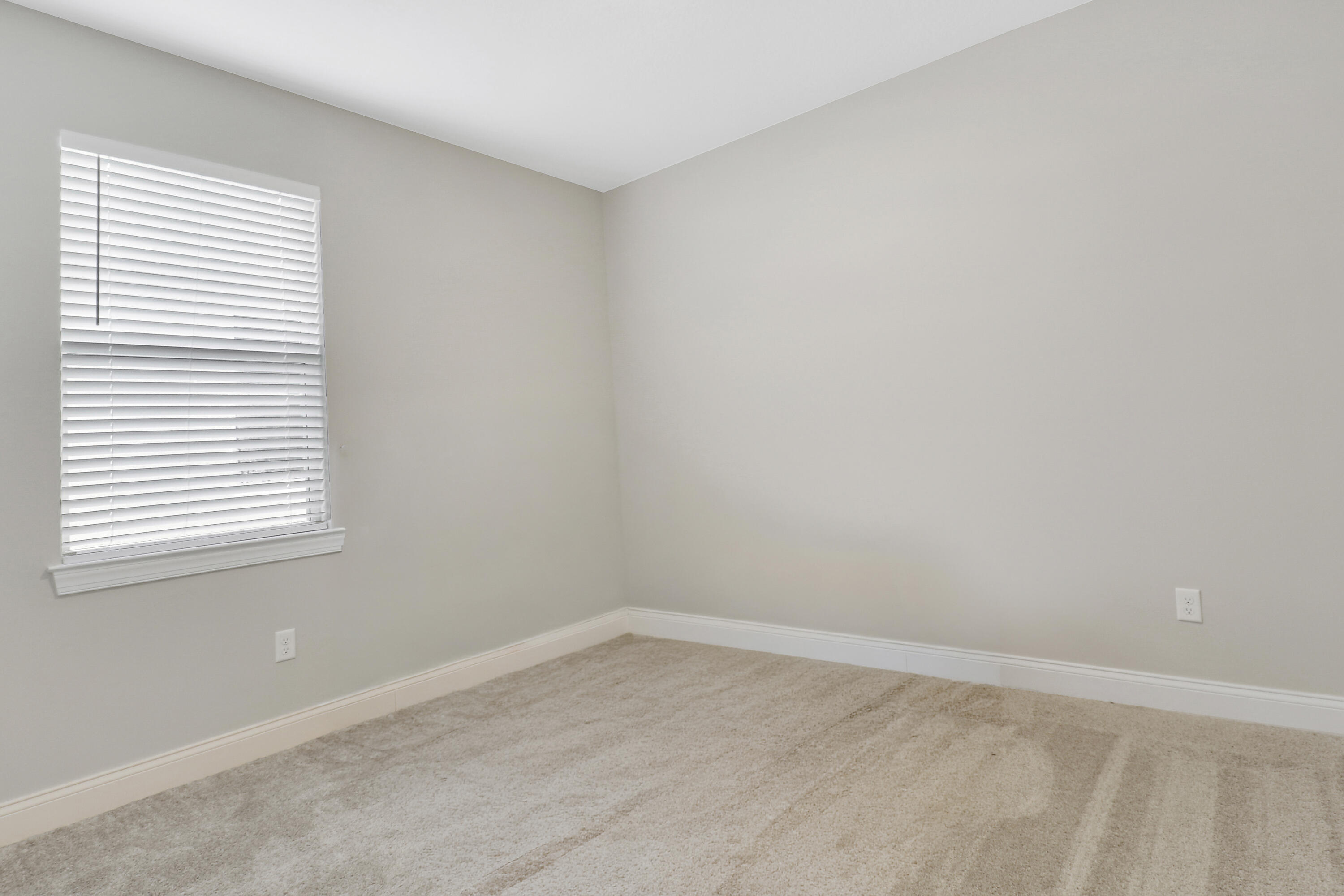 6545 Nw Cloverdale Avenue Property Photo 7