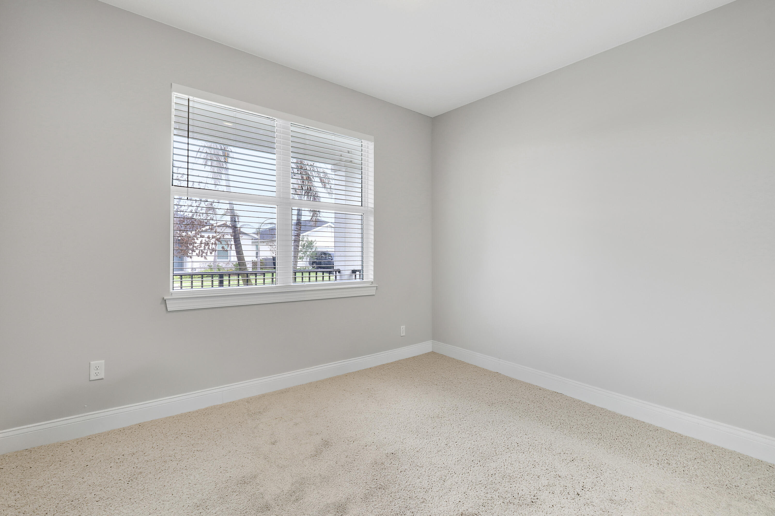 6545 Nw Cloverdale Avenue Property Photo 10