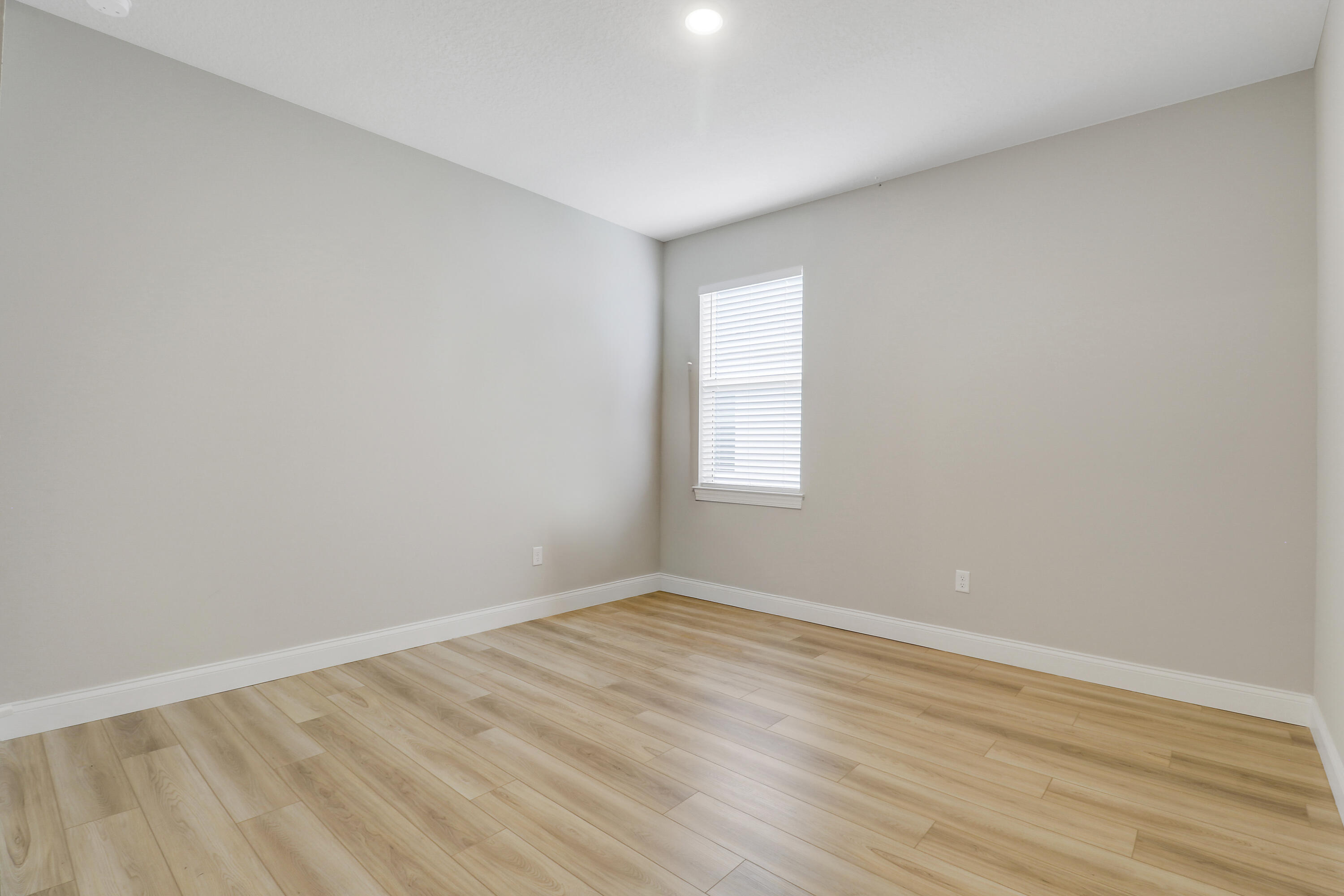 6545 Nw Cloverdale Avenue Property Photo 12