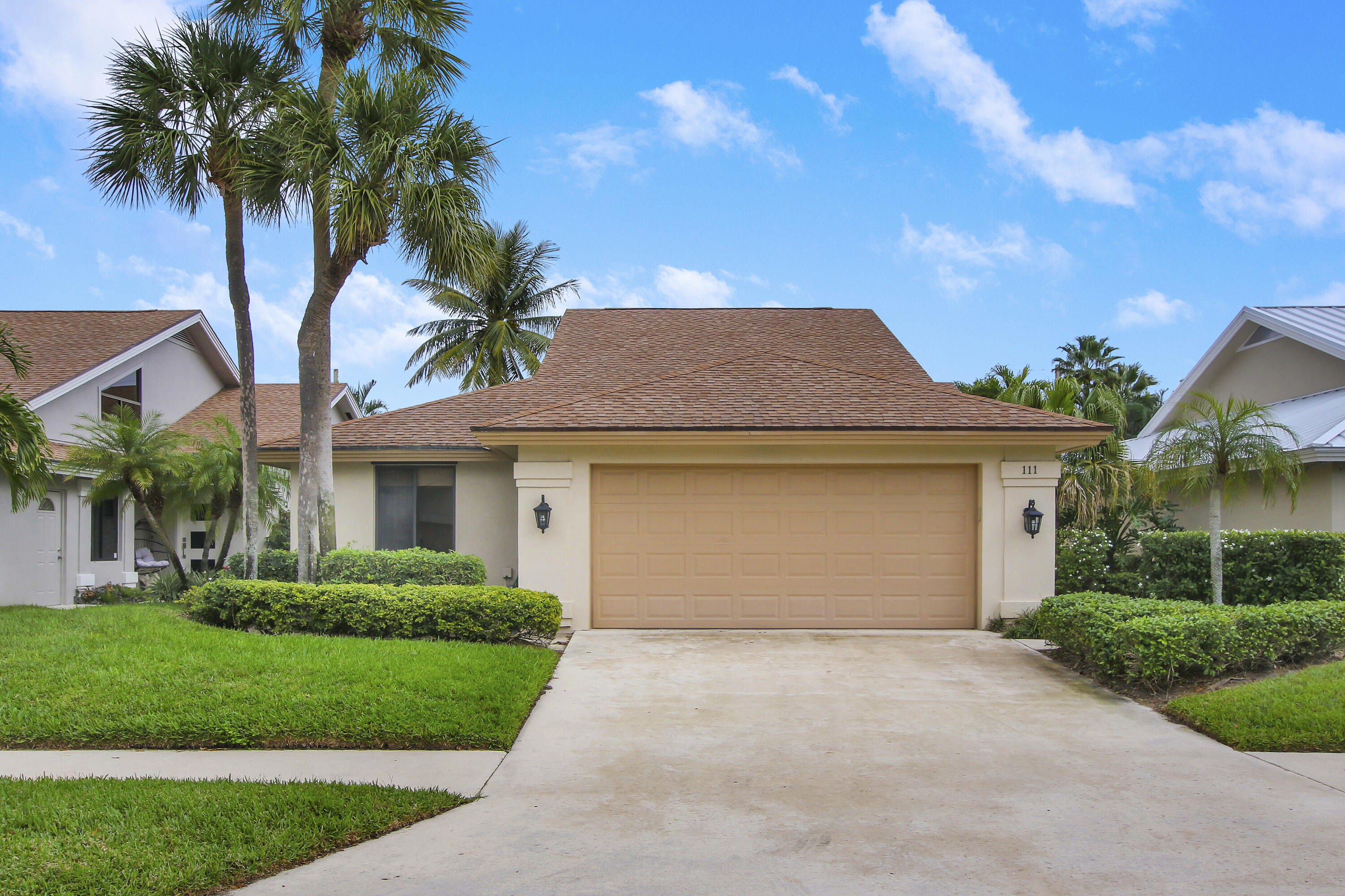 111 Seashore Drive Property Photo 1