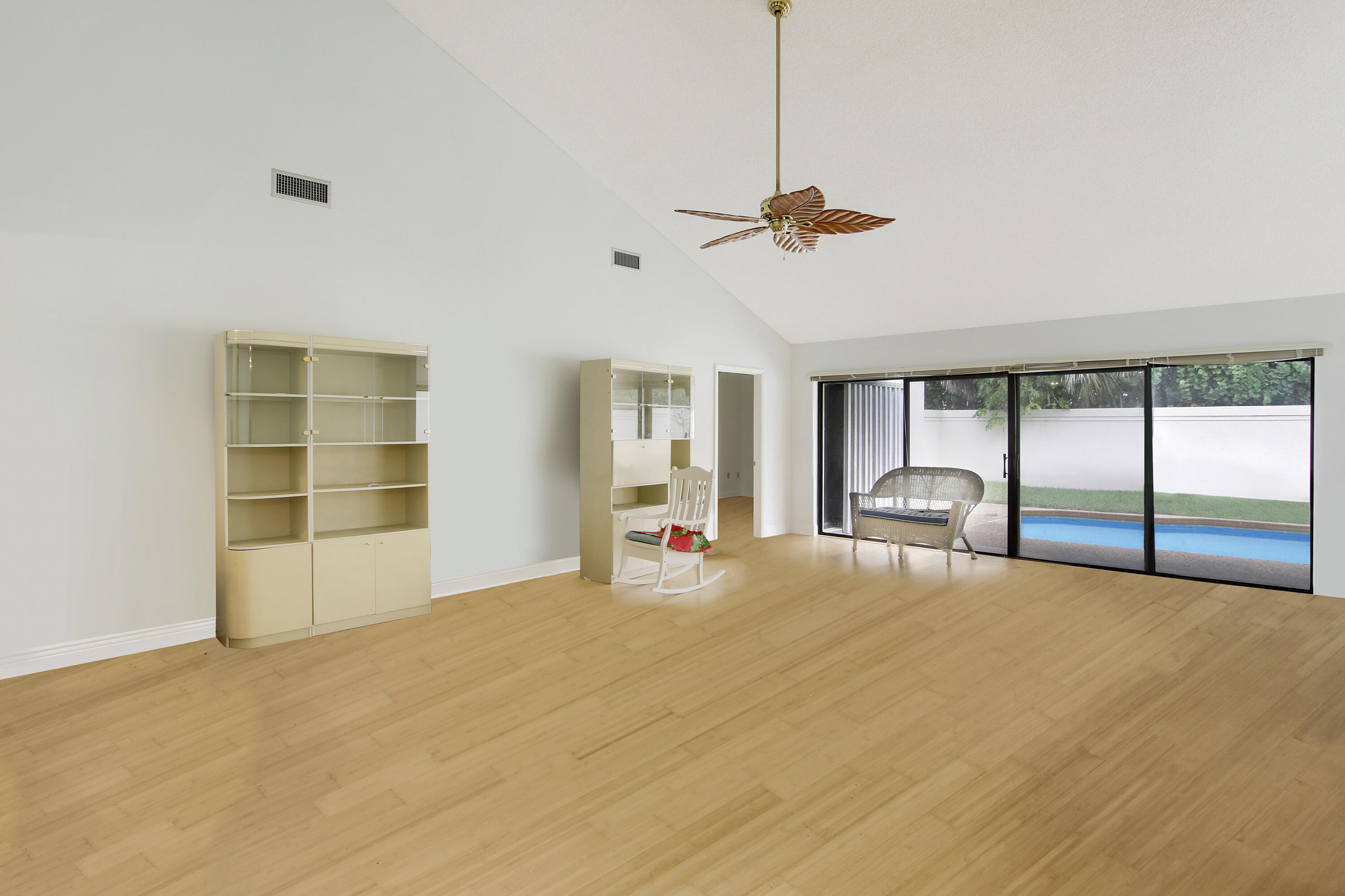 111 Seashore Drive Property Photo 9