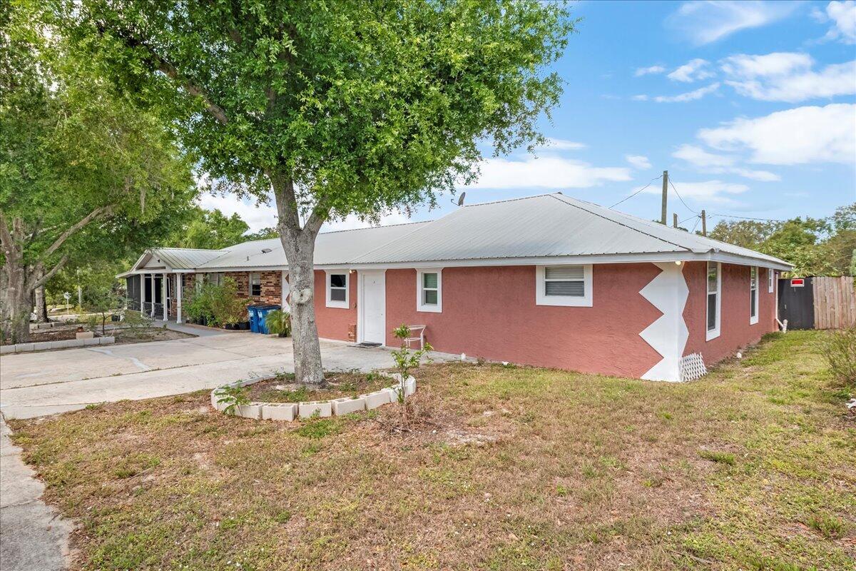 216 Micco Avenue Property Photo 1