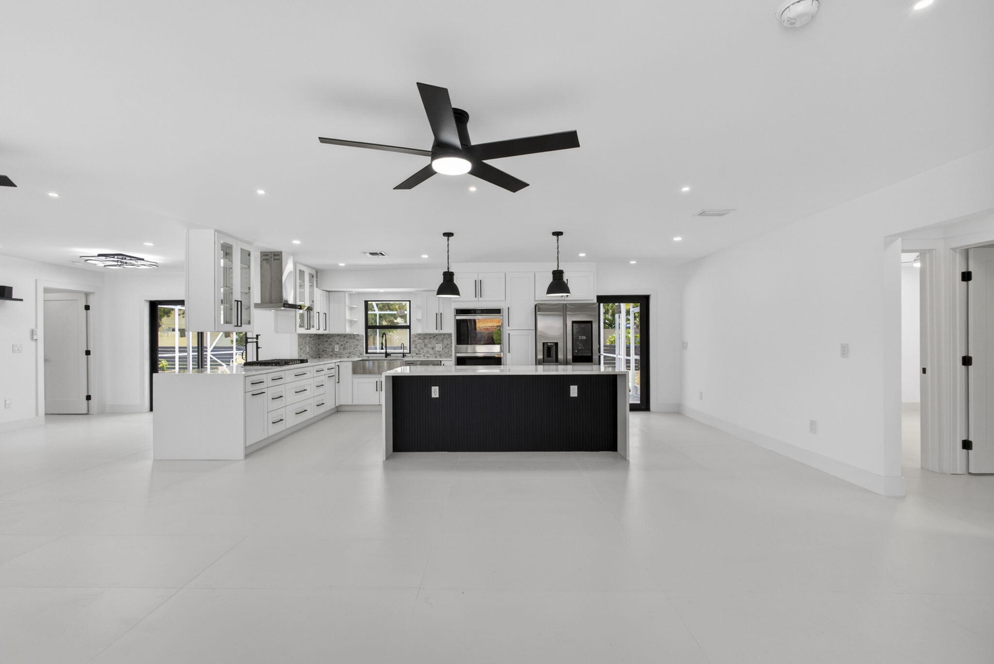 8111 W Lake Drive Property Photo 15