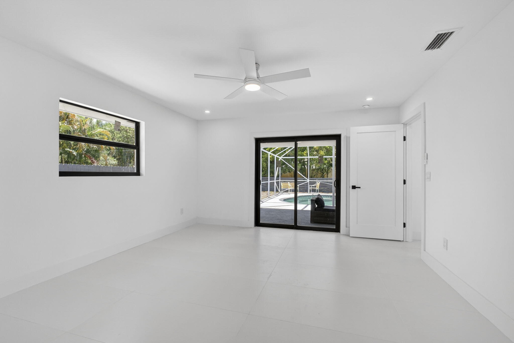 8111 W Lake Drive Property Photo 27