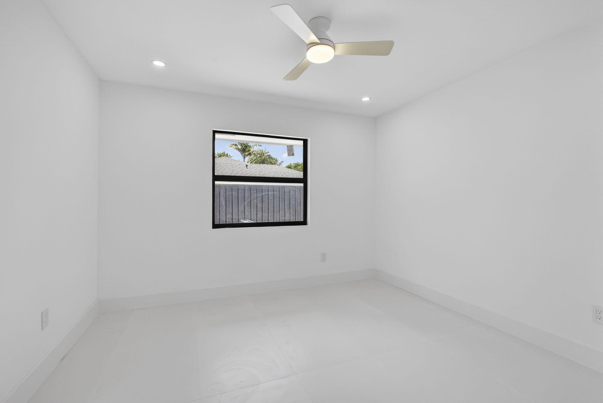 8111 W Lake Drive Property Photo 35