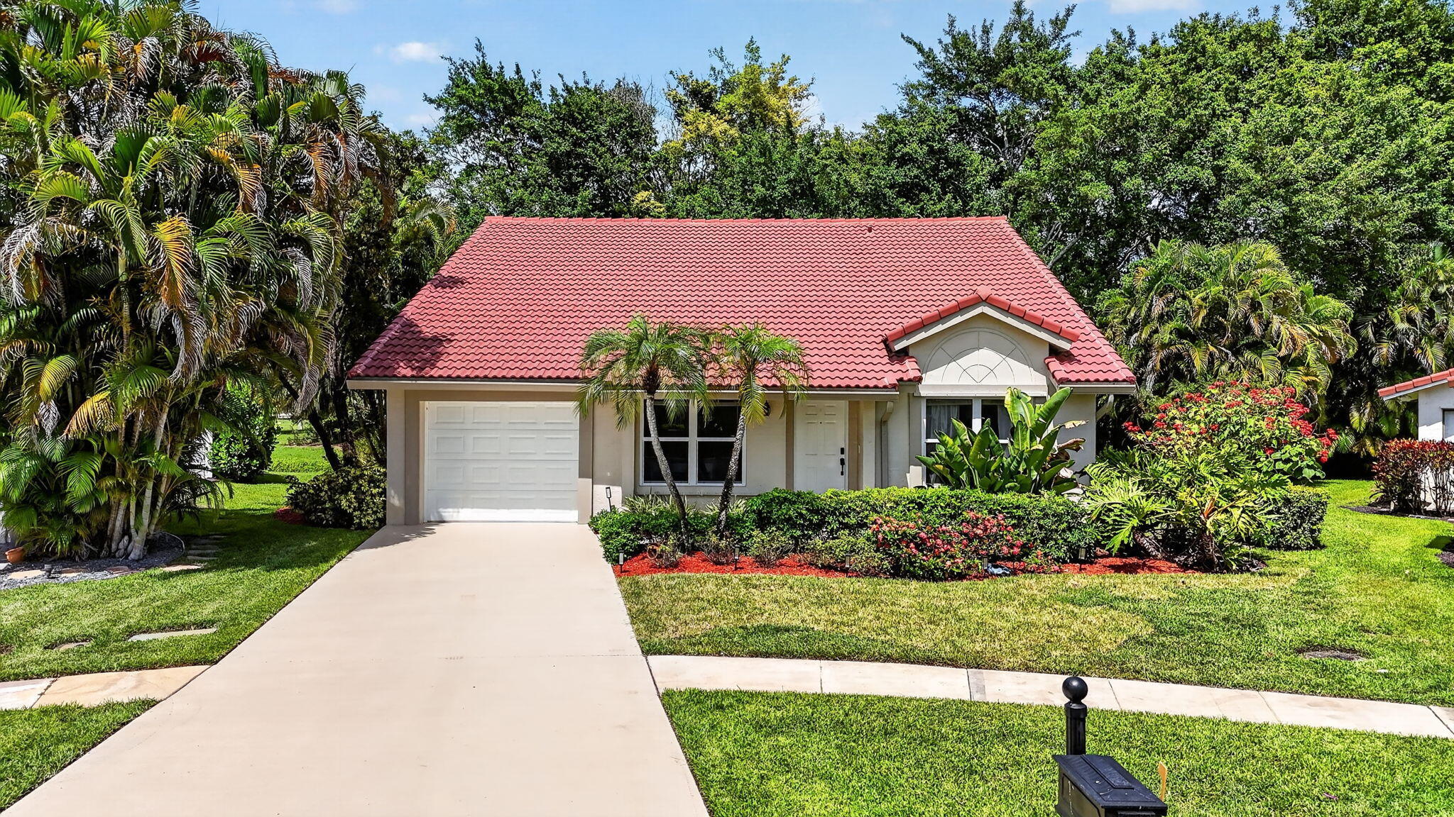 10065 Camelback Lane Property Photo 1