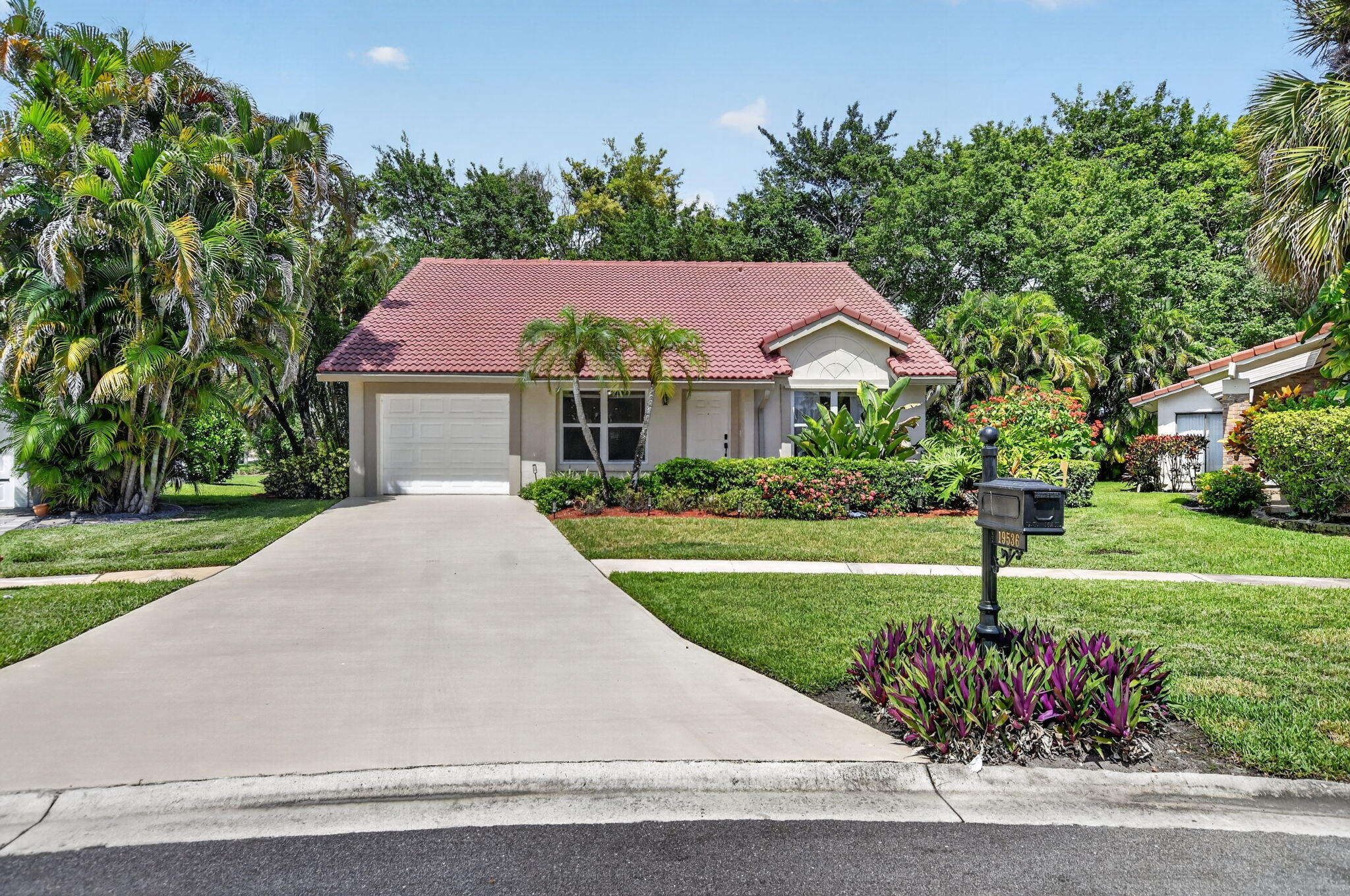 10065 Camelback Lane Property Photo 6
