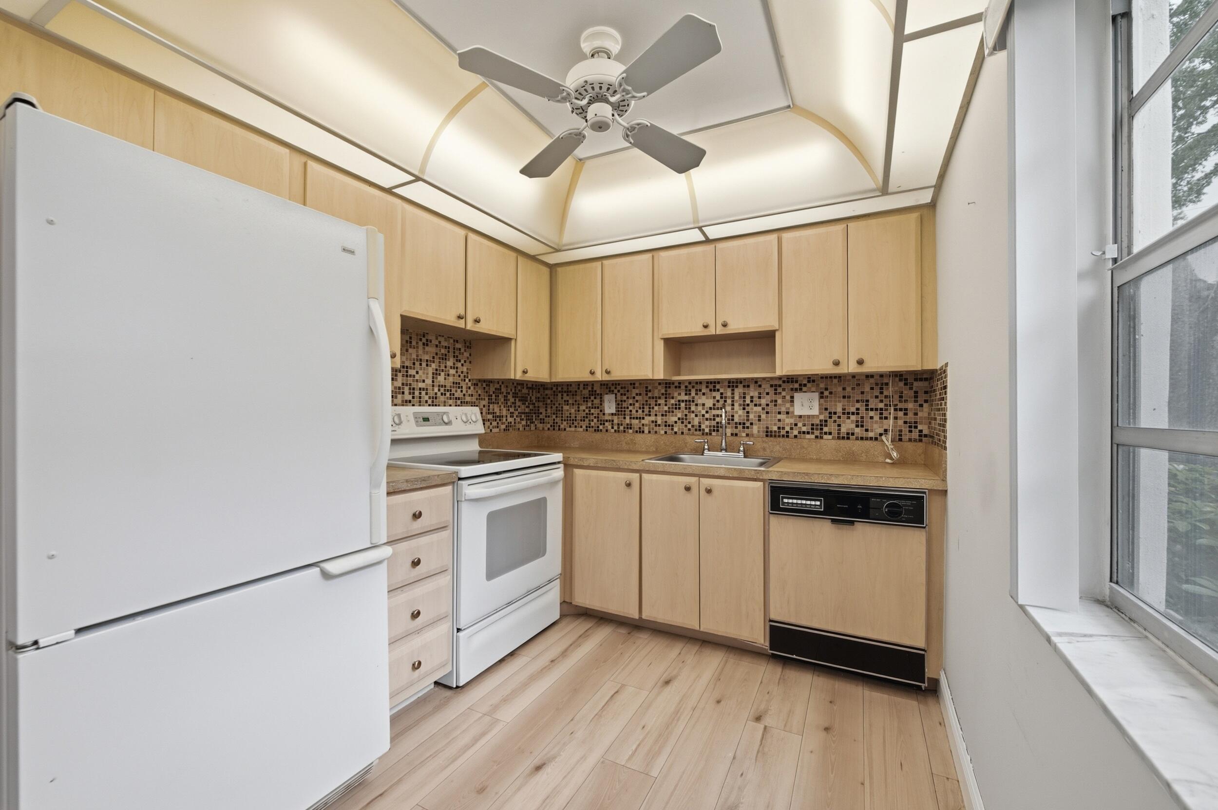 442 Normandy J Property Photo 12