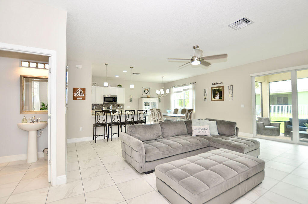 1945 Nw Cataluna Circle Property Photo 7