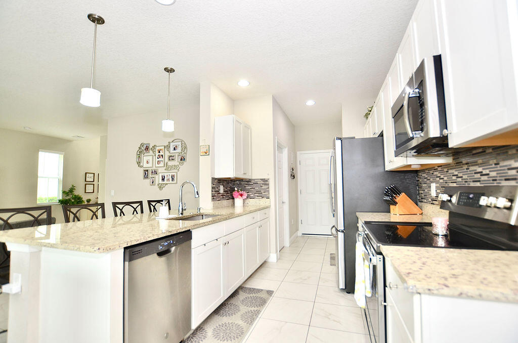 1945 Nw Cataluna Circle Property Photo 11