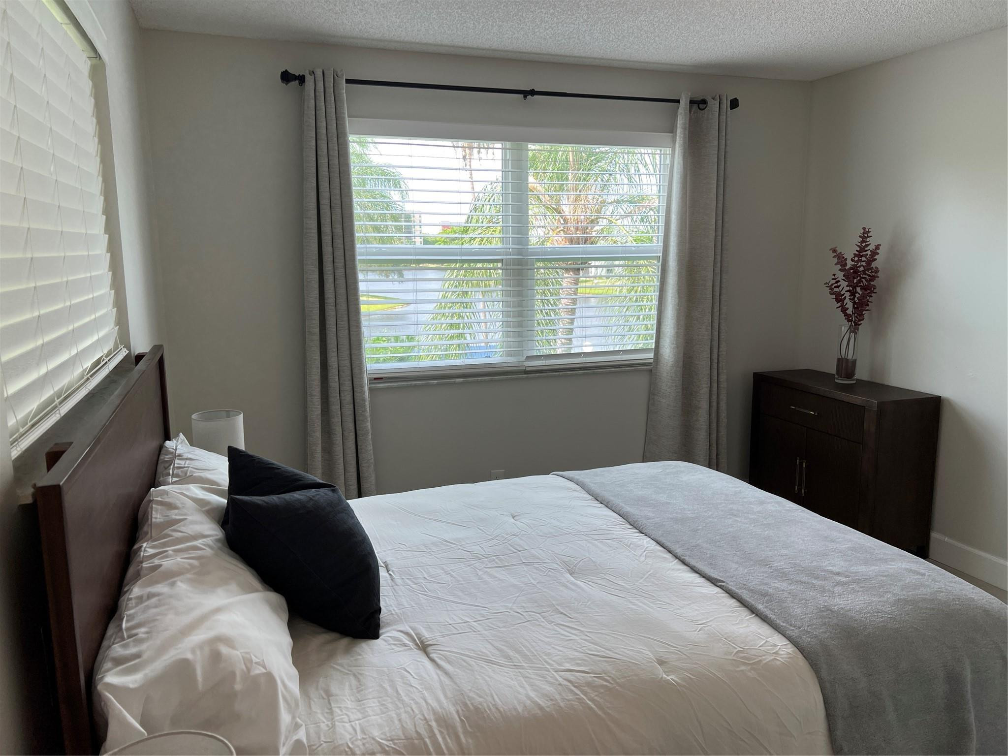2220 N Cypress Bend Drive 301 Property Photo 11