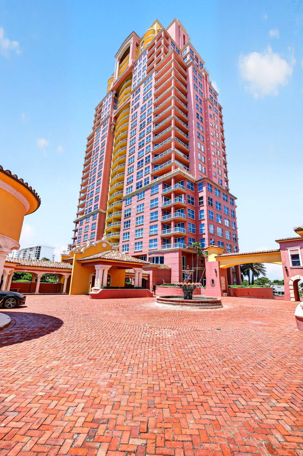 2100 N Ocean Boulevard 8b Property Photo 6