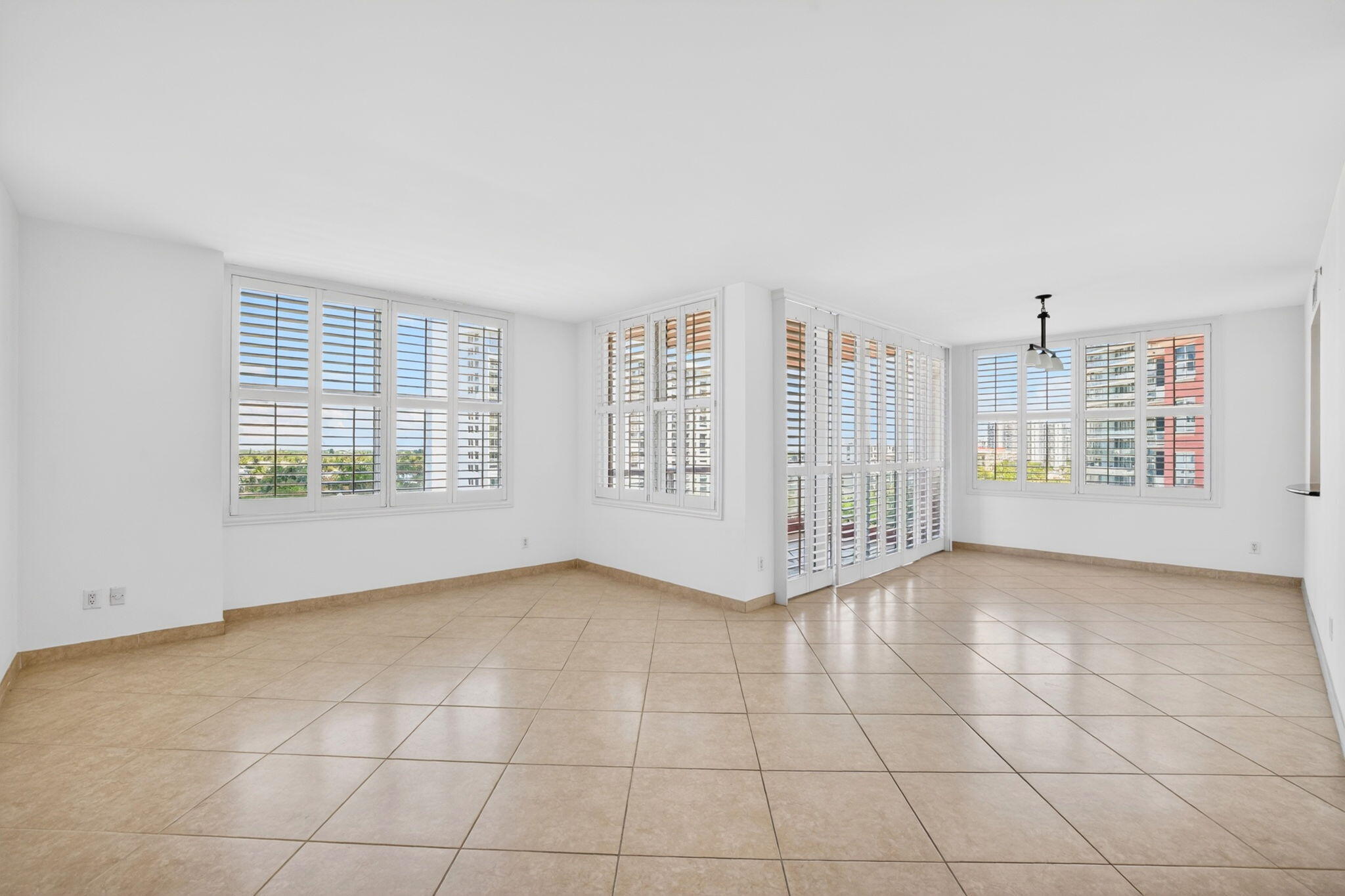 2100 N Ocean Boulevard 8b Property Photo 9
