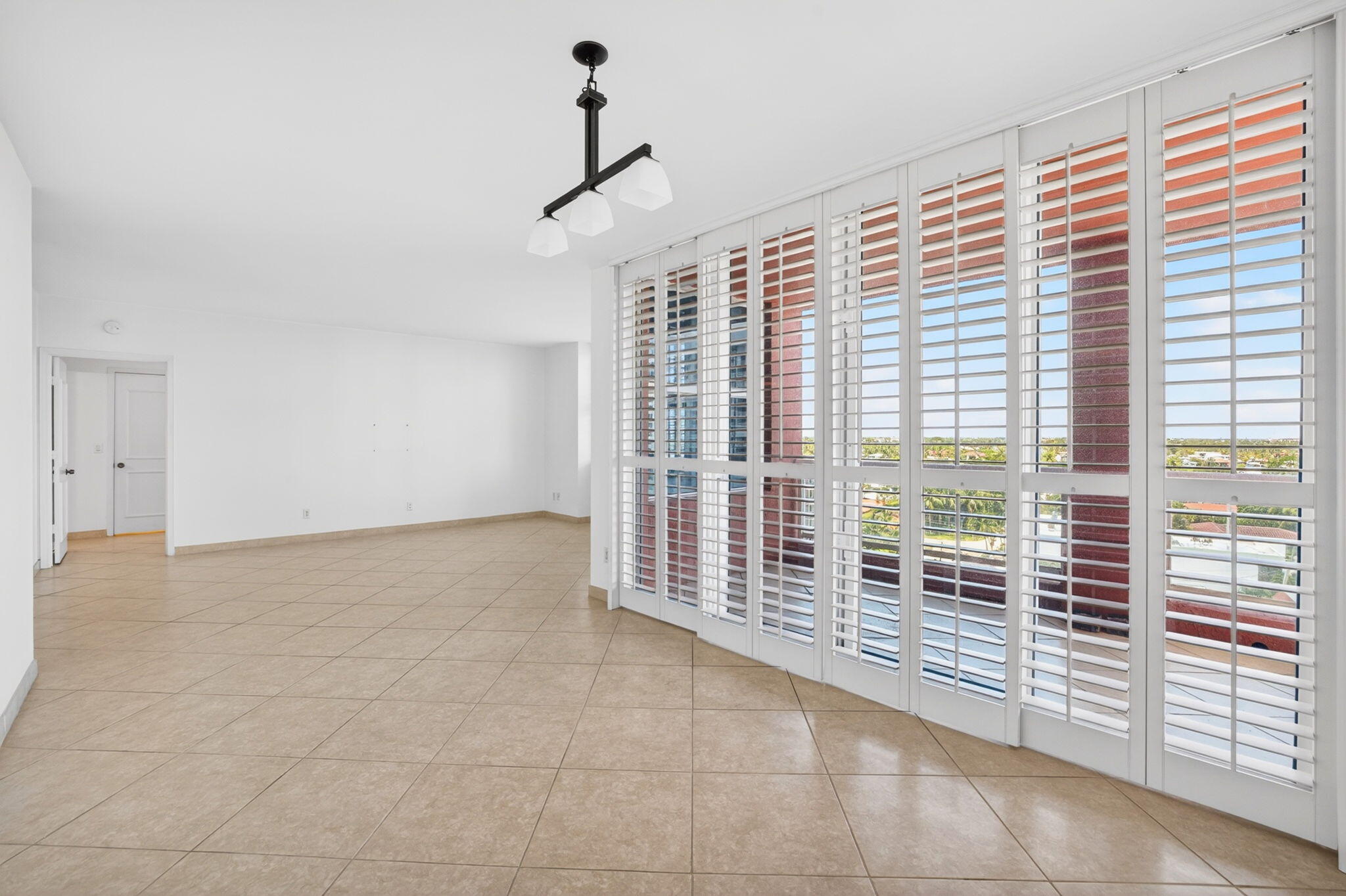 2100 N Ocean Boulevard 8b Property Photo 12