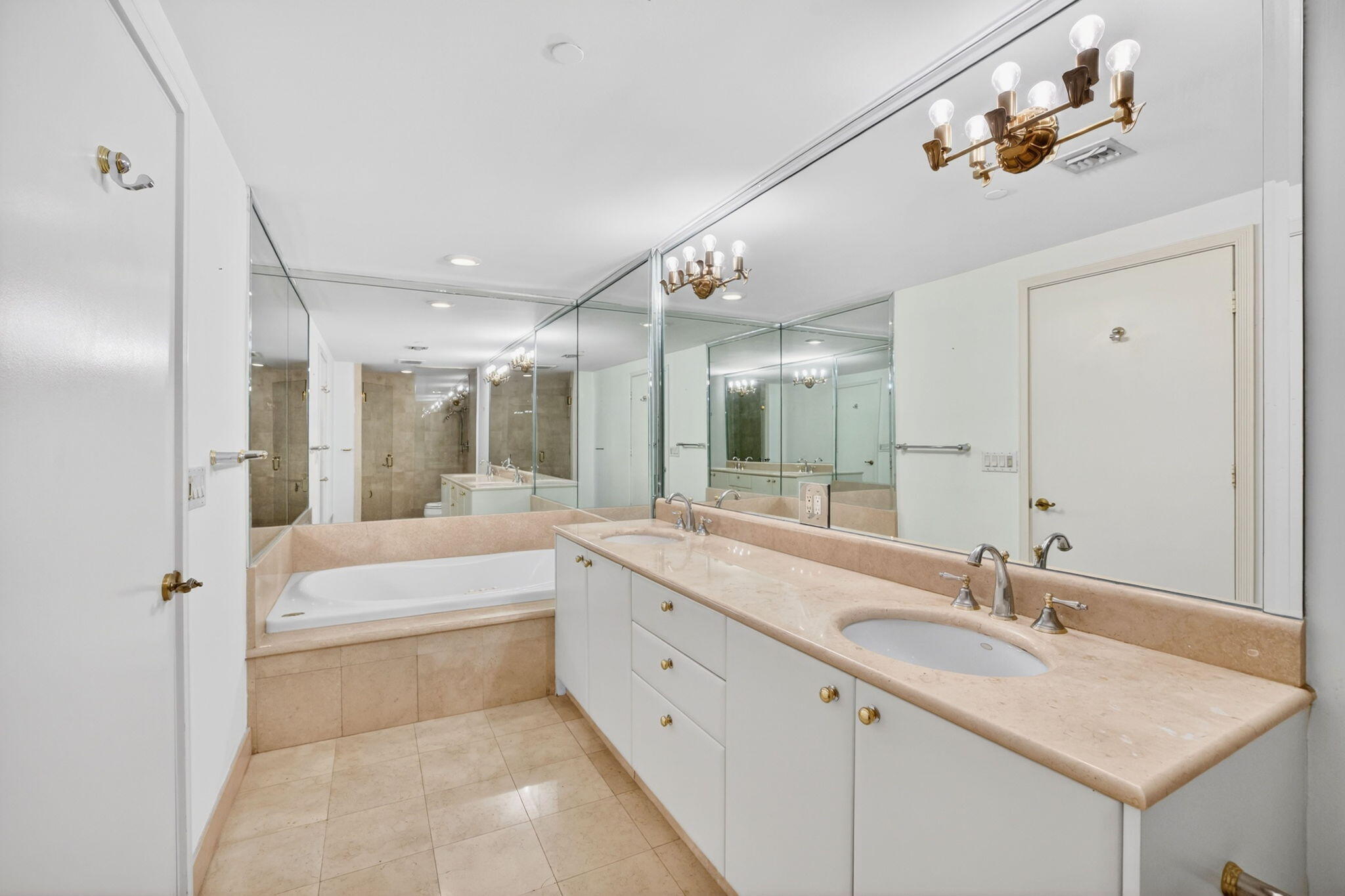 2100 N Ocean Boulevard 8b Property Photo 19