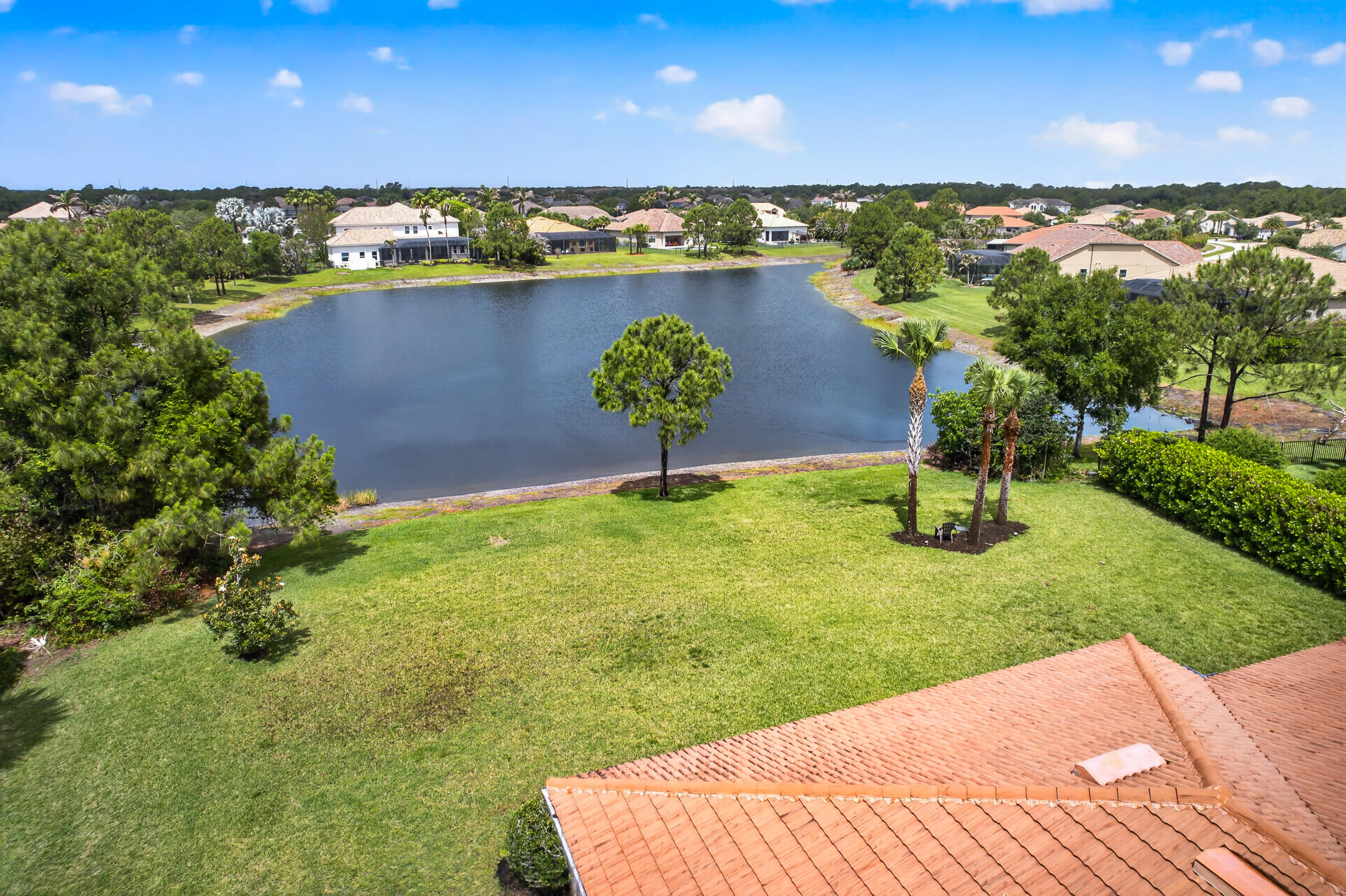 941 Sw Sea Green Street Property Photo 4