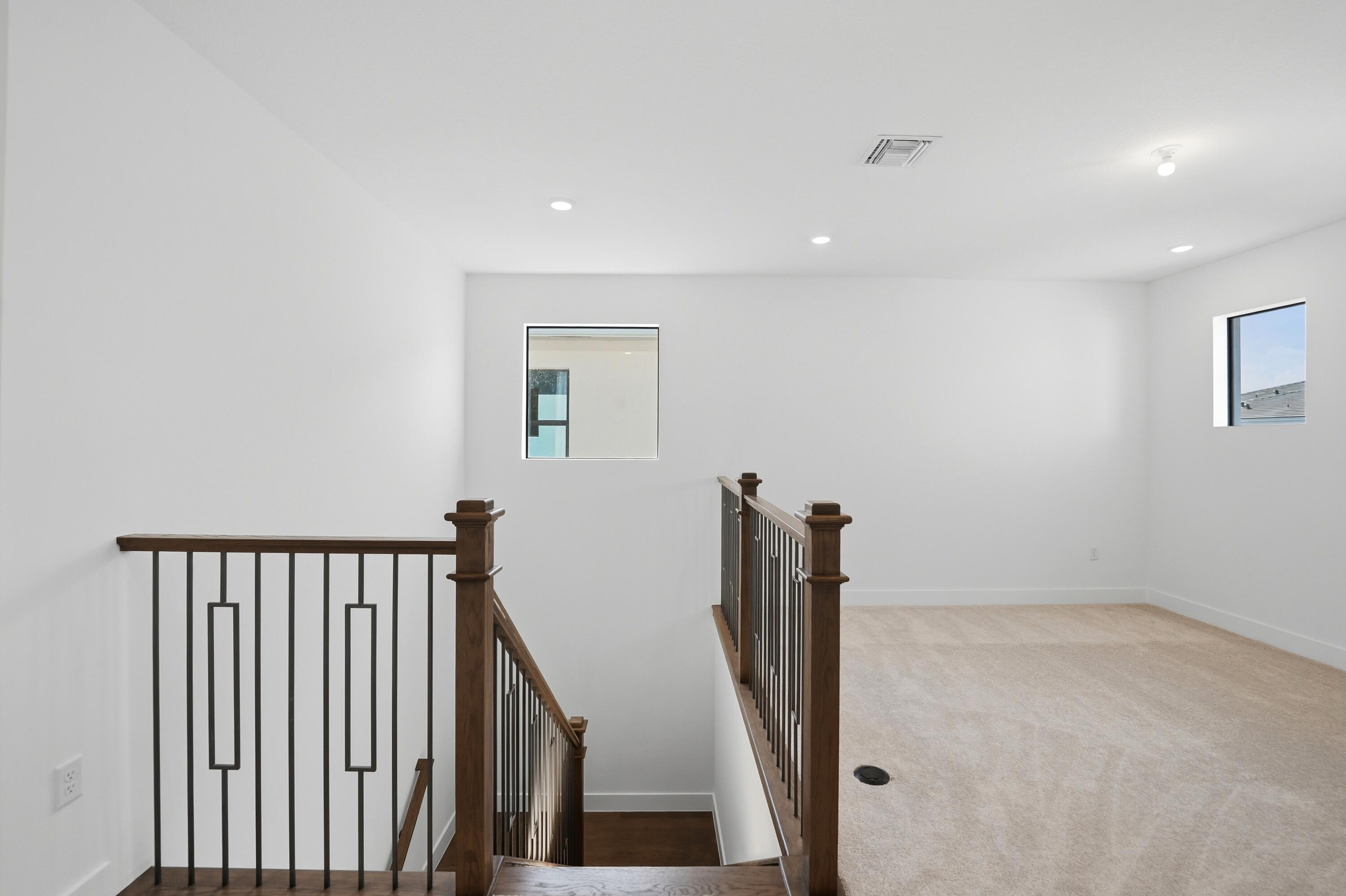 1012 Raleigh Way Property Photo 15