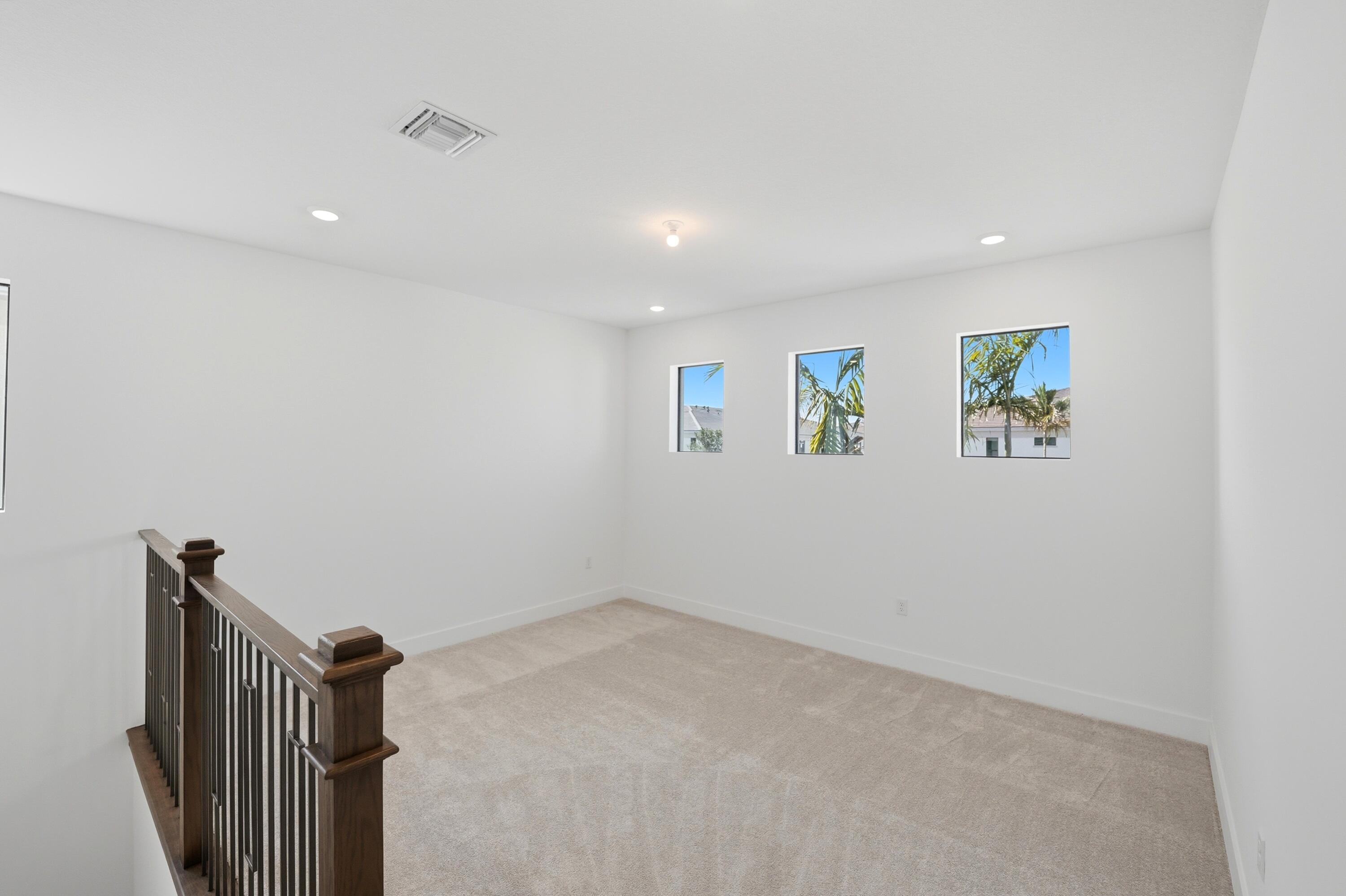 1012 Raleigh Way Property Photo 16
