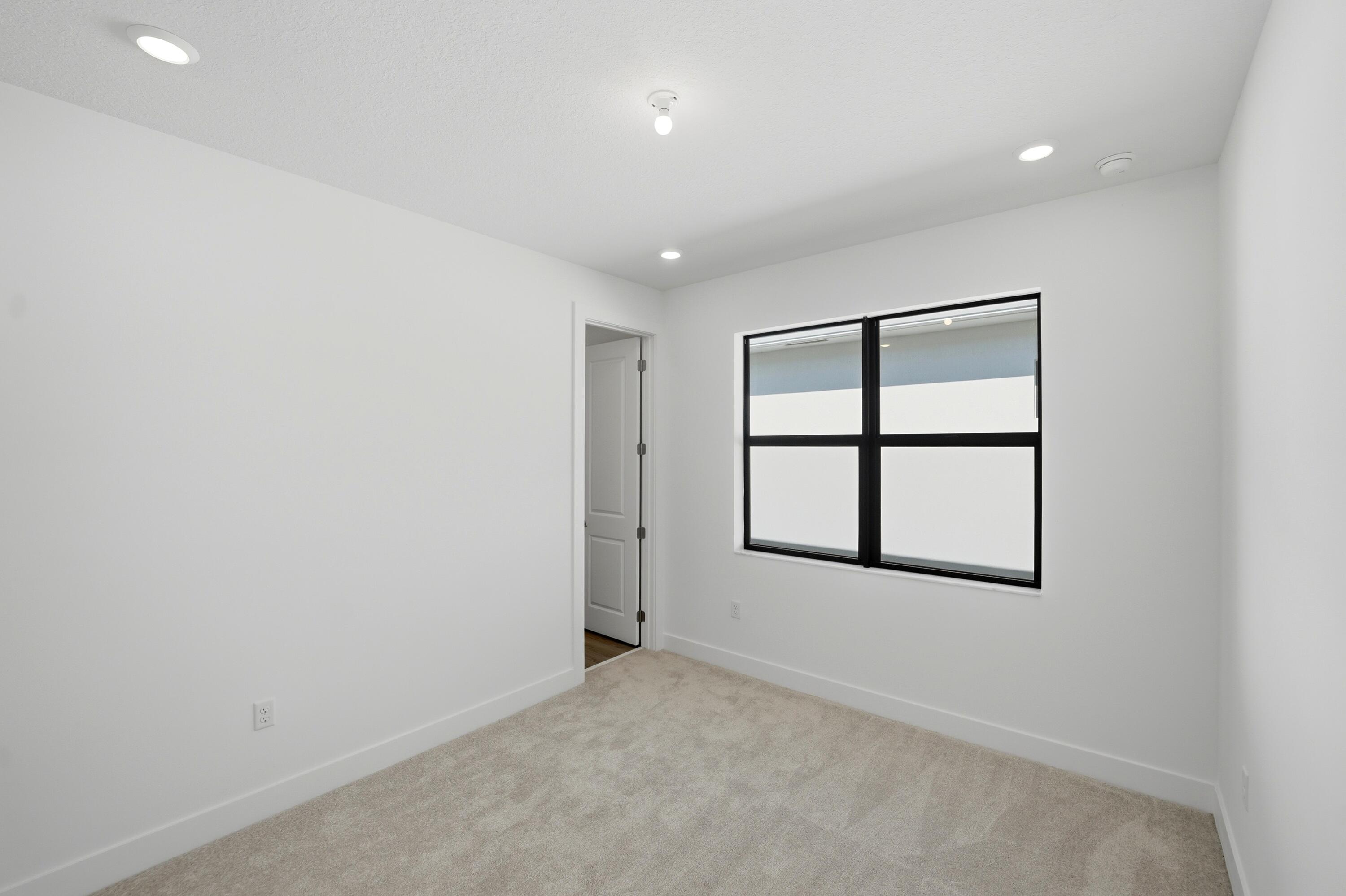 1012 Raleigh Way Property Photo 20