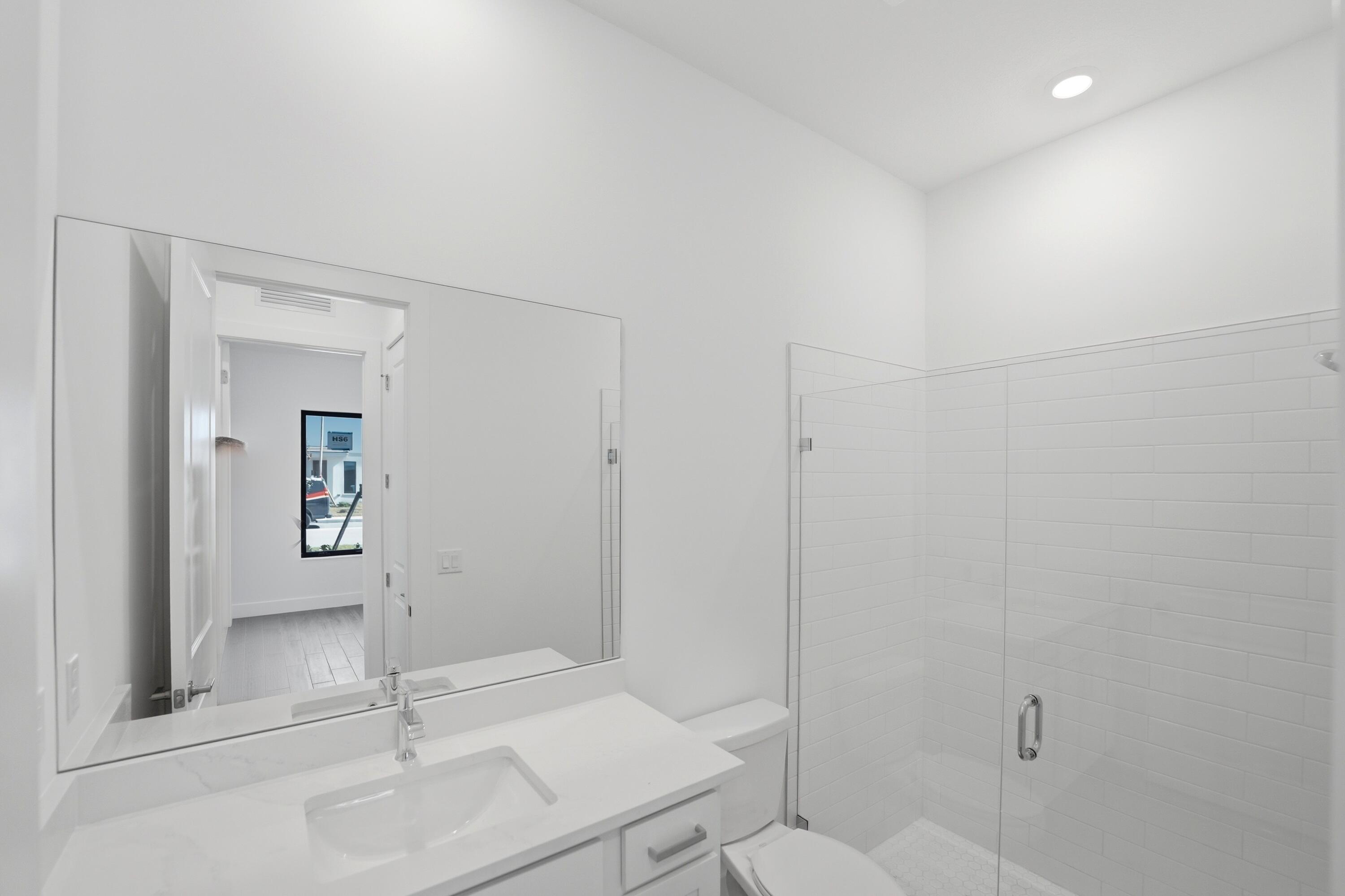 1012 Raleigh Way Property Photo 27