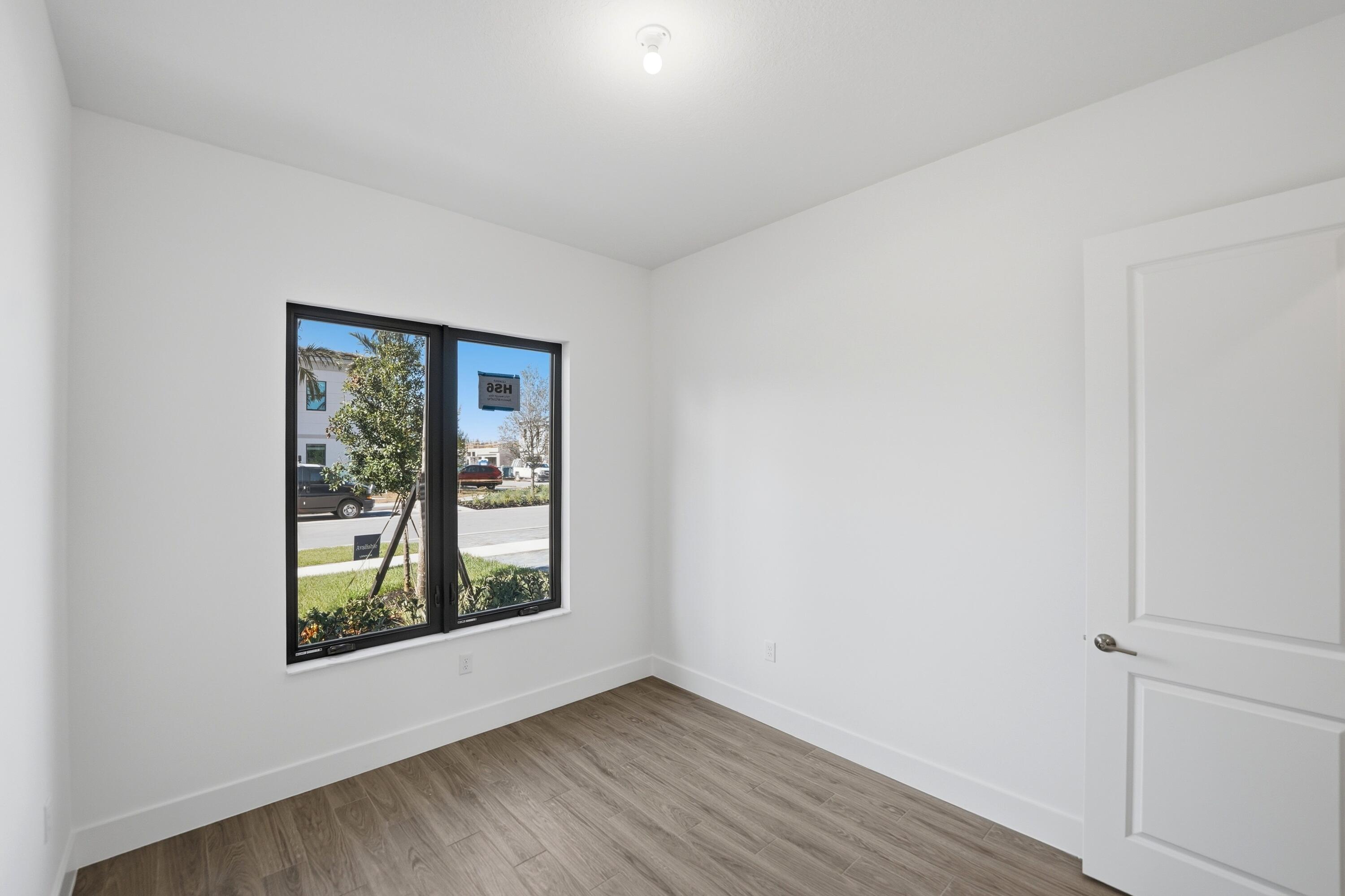 1012 Raleigh Way Property Photo 30