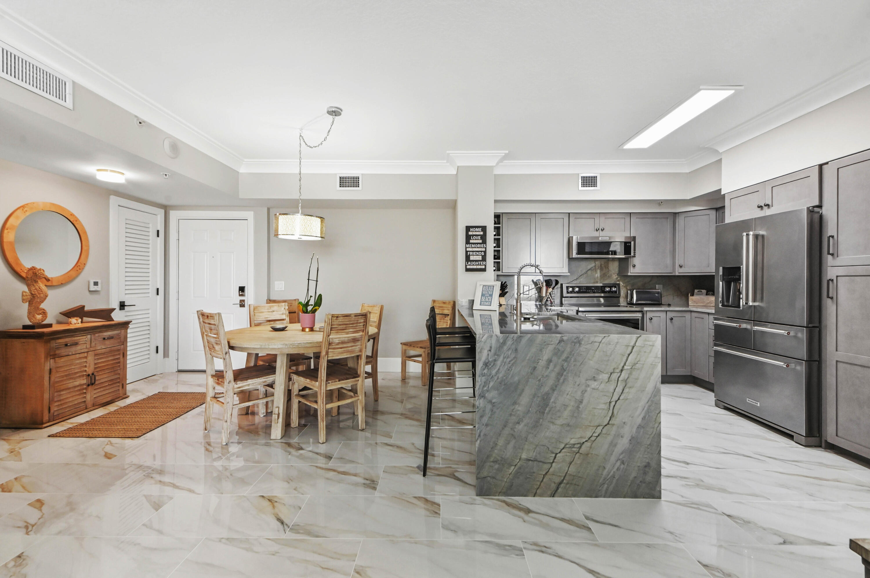 625 Casa Loma Boulevard 909 Property Photo 6